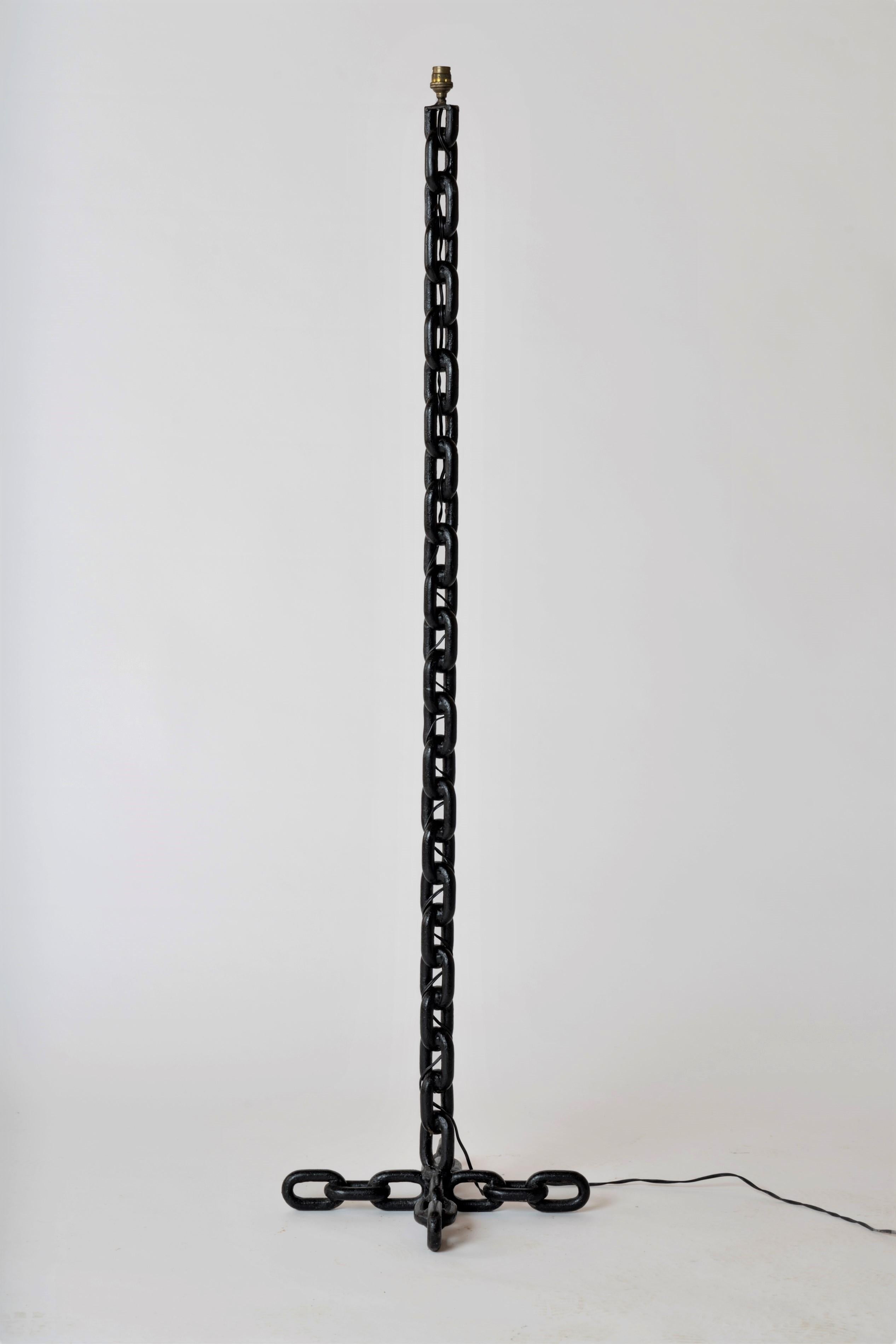 Brutalist marine chain floor lamp in the style of Franz West. Elegant cross shaped foot. European socket and wiring. Heavy and sturdy. In good vintage condition.
This lamp will ship from France and can be returned to either France or to an LIC NY