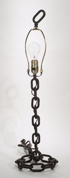 Tischlampe im brutalistischen Stil aus geschweißten Eisenkettengliedern, 1970er–1980er Jahre.