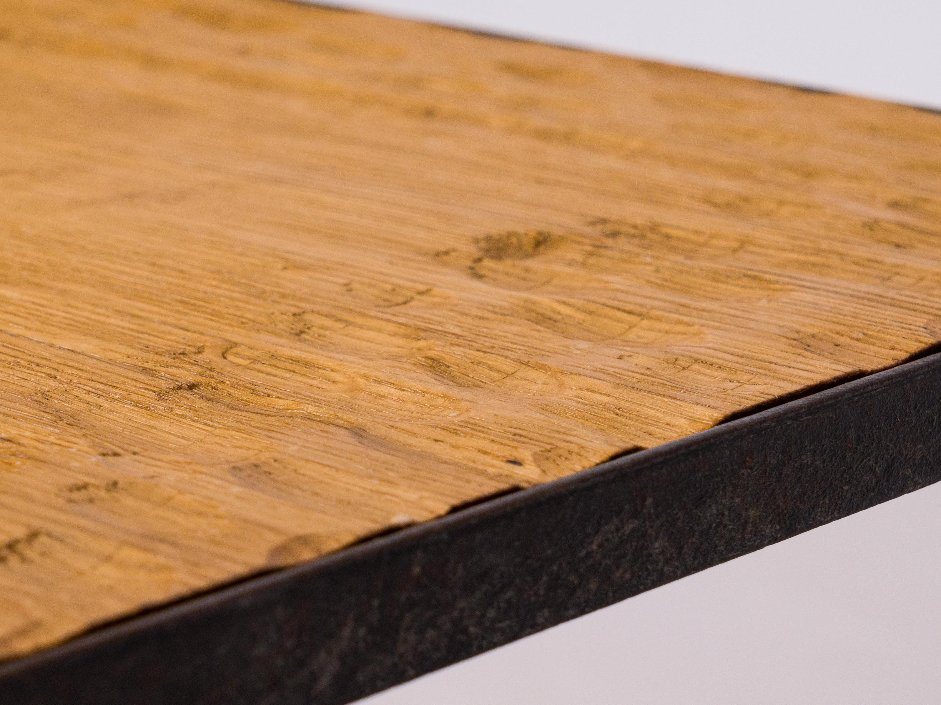 Table d'appoint marine soudée brutaliste w. Plateau en chêne massif taillé à la gouge - France 1970's en vente 1