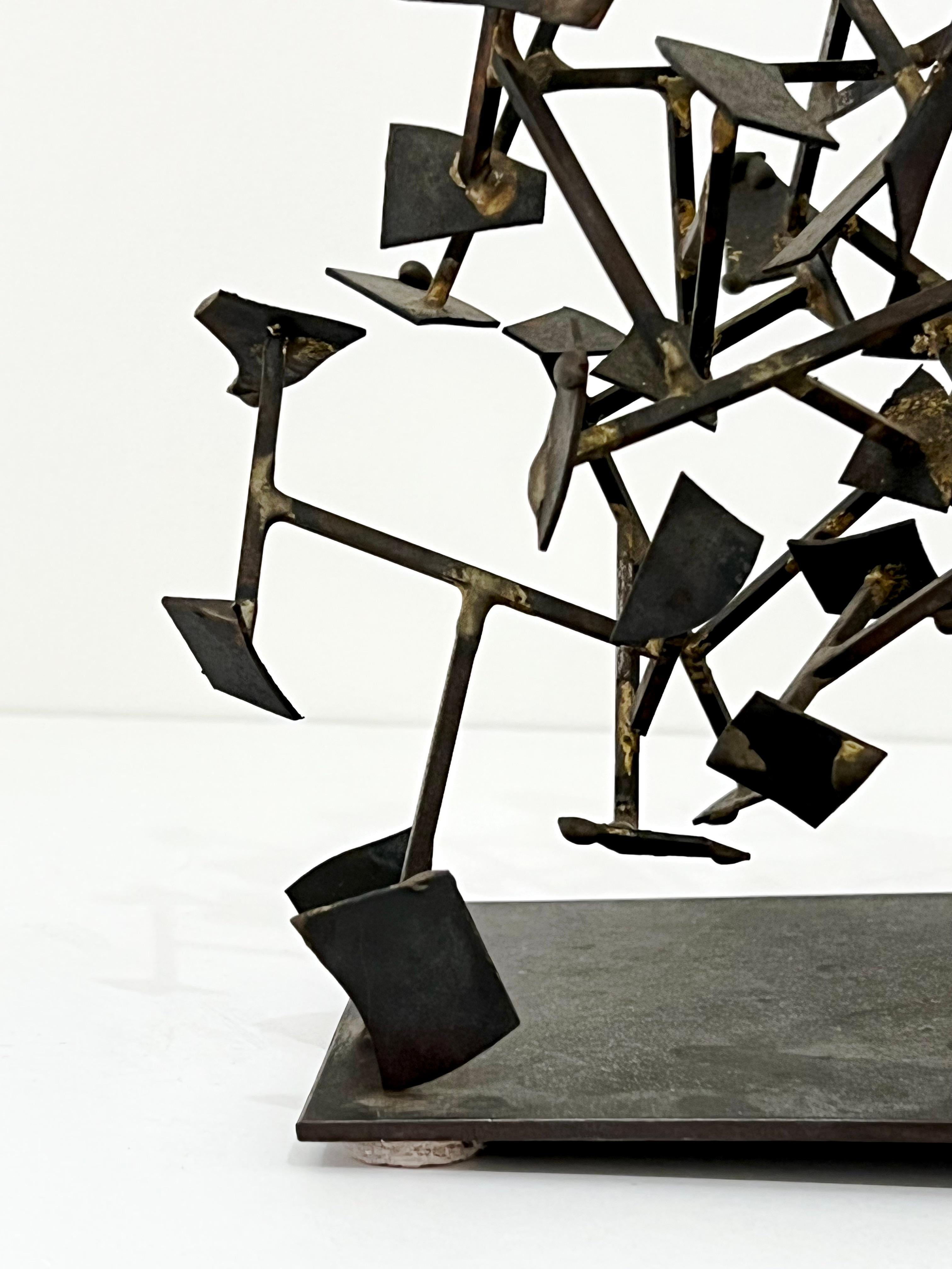 Brutalistische Skulptur aus geschweißten Nägeln von Harry Bertoia (Geschweißt) im Angebot
