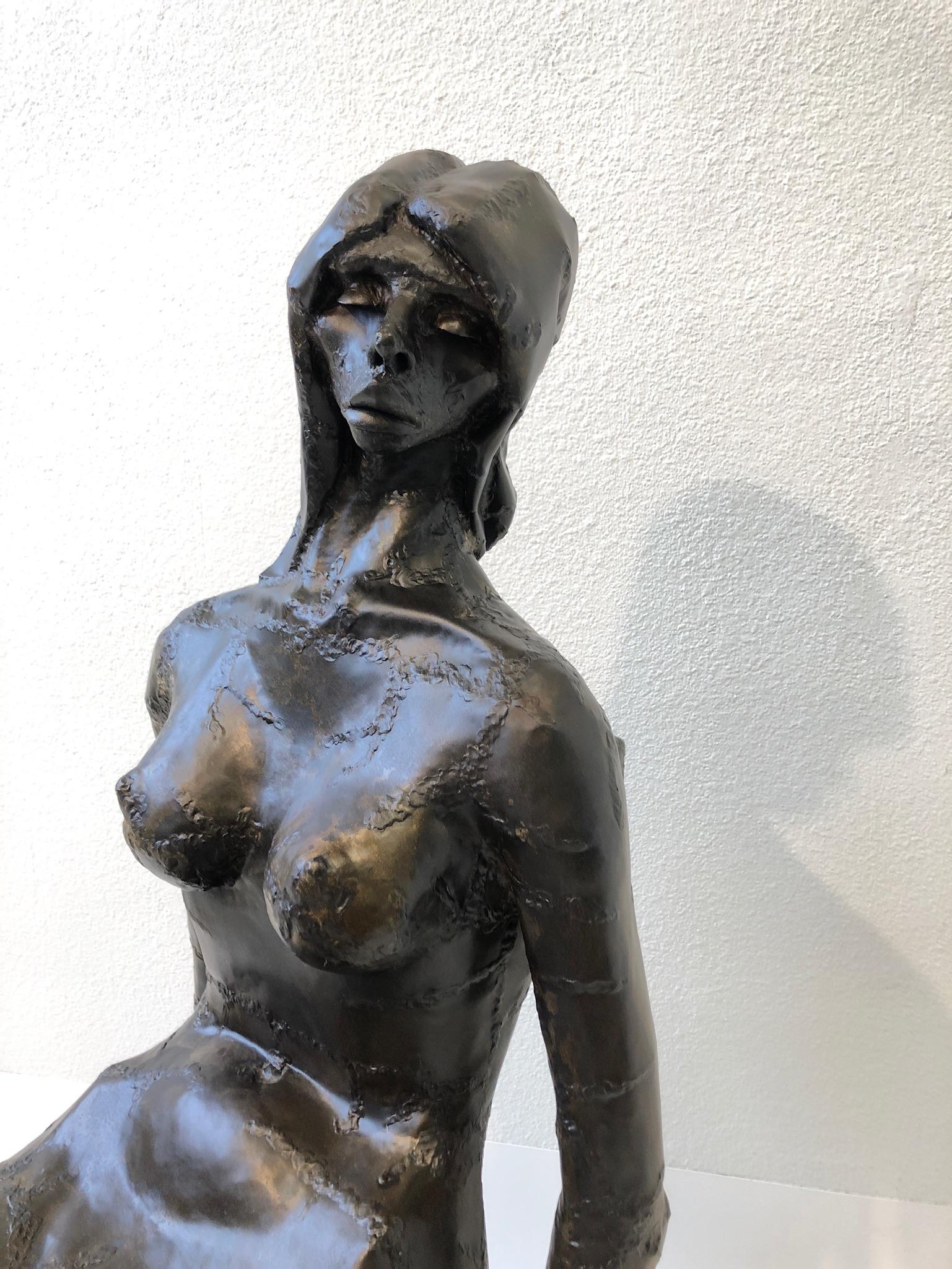 Skulptur eines weiblichen Akts auf einem Stuhl aus geschweißtem Stahl von Gene Logan, brutalistischer Stil 4