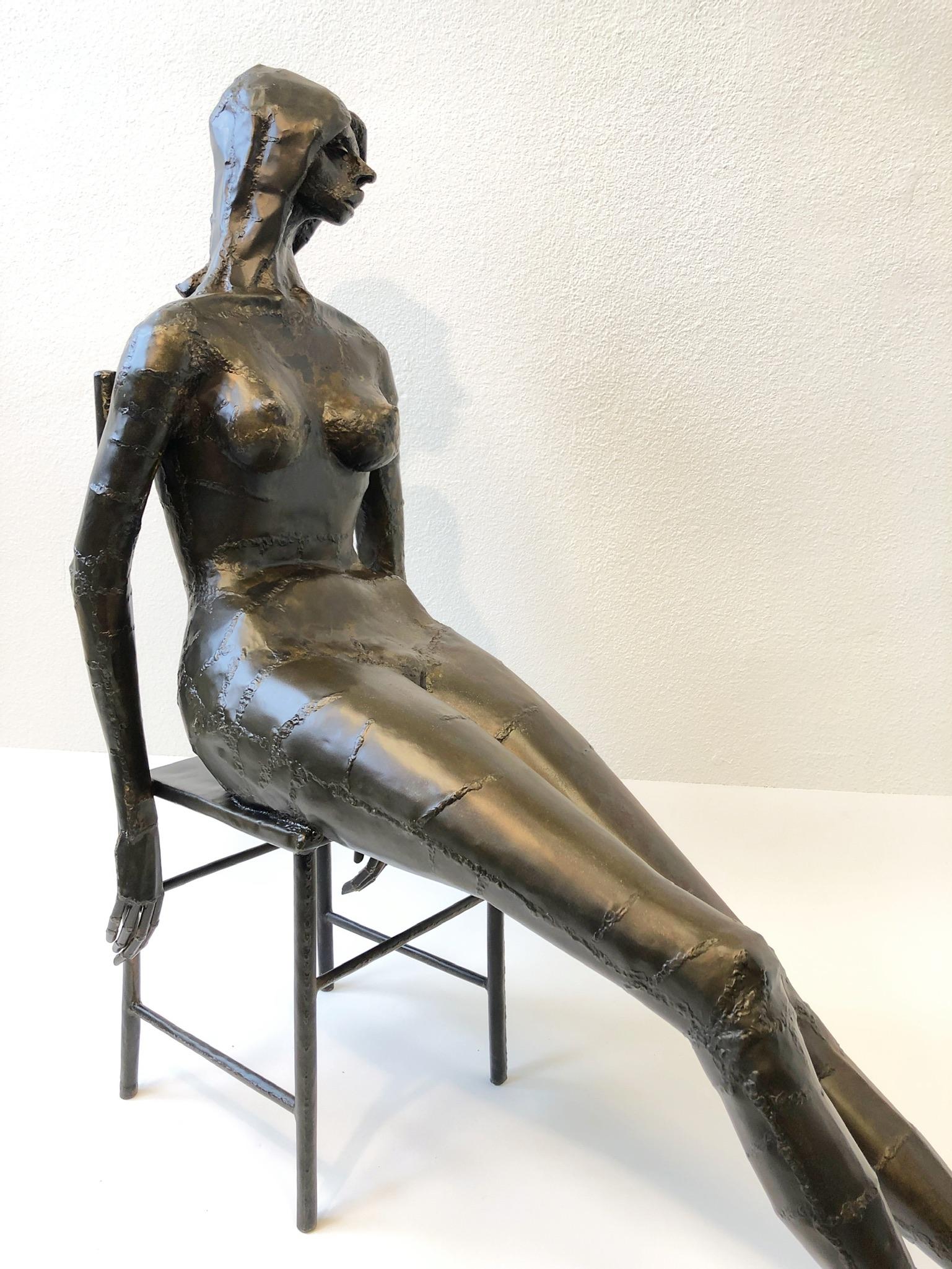 Skulptur eines weiblichen Akts auf einem Stuhl aus geschweißtem Stahl von Gene Logan, brutalistischer Stil 1
