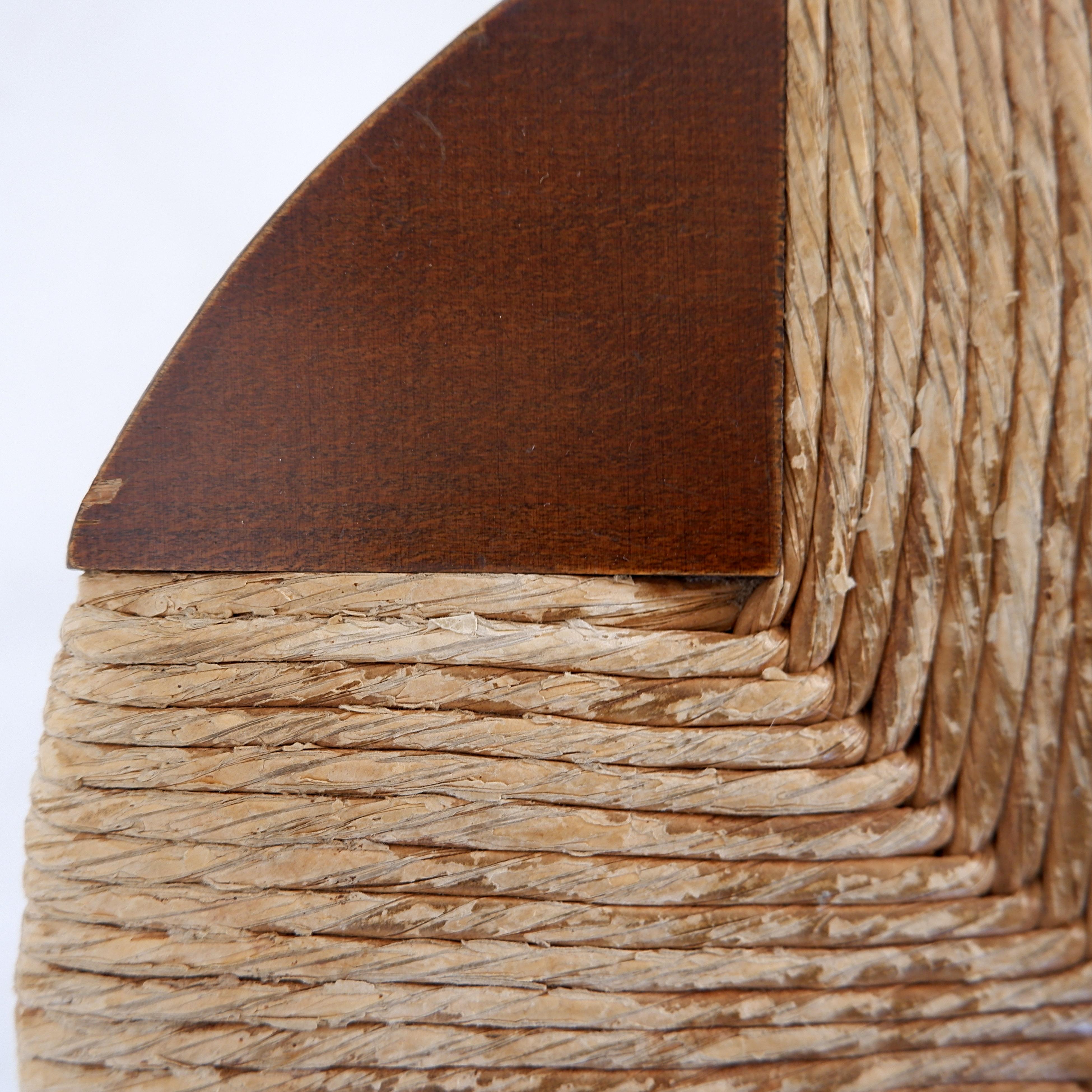 Brutalistischer Hocker aus Holz und Reisstroh - 1970er im Angebot 6