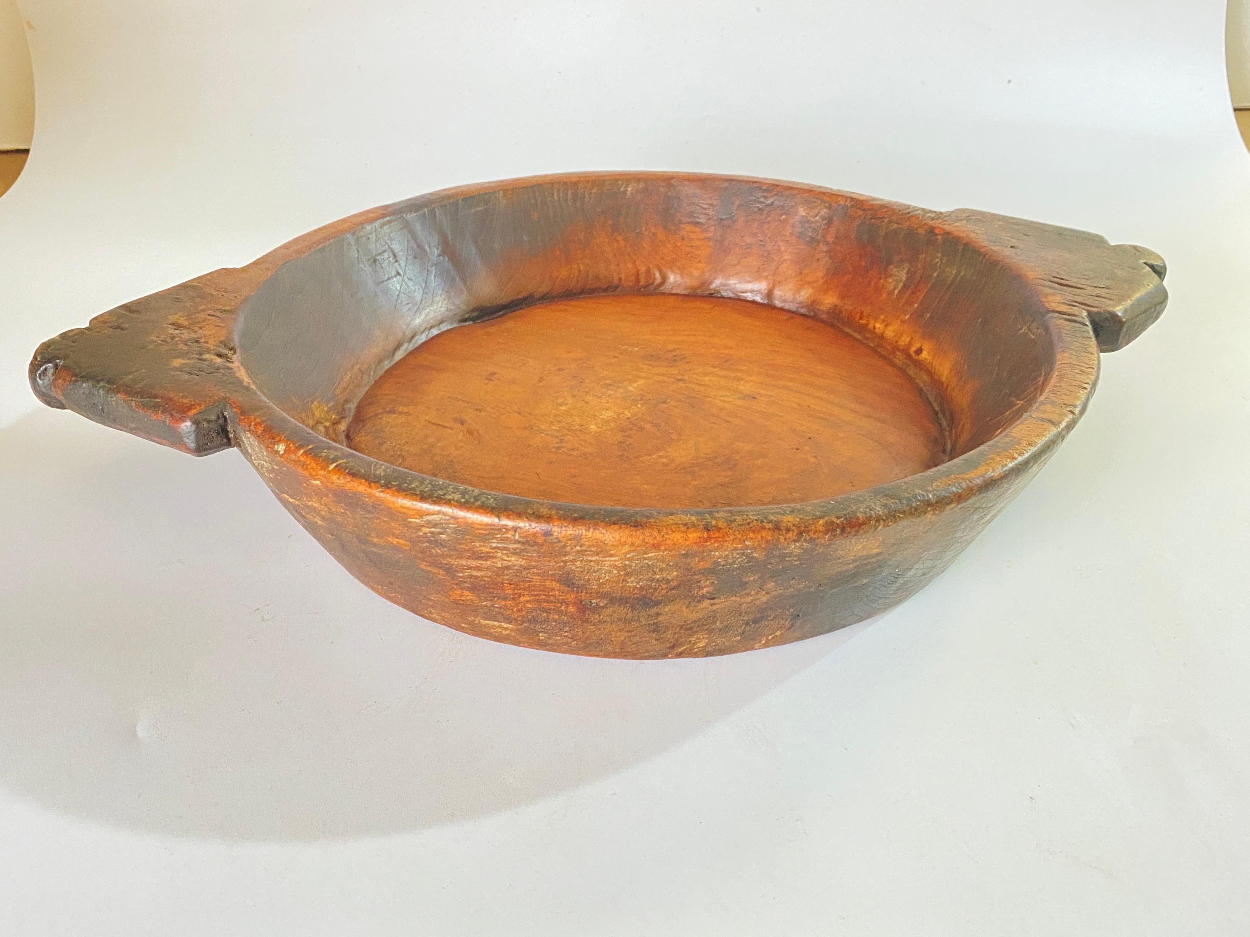Brutalist Wood Bowl, Large, in a Brown Patina, India, 19th Century  For Sale 1