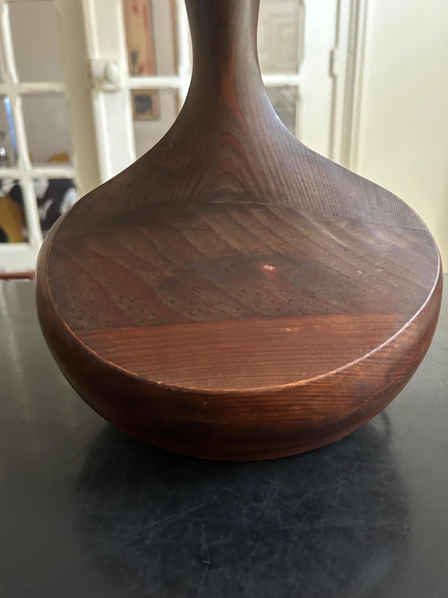 Lámpara de sobremesa de madera brutalista de los años 60 en venta 2