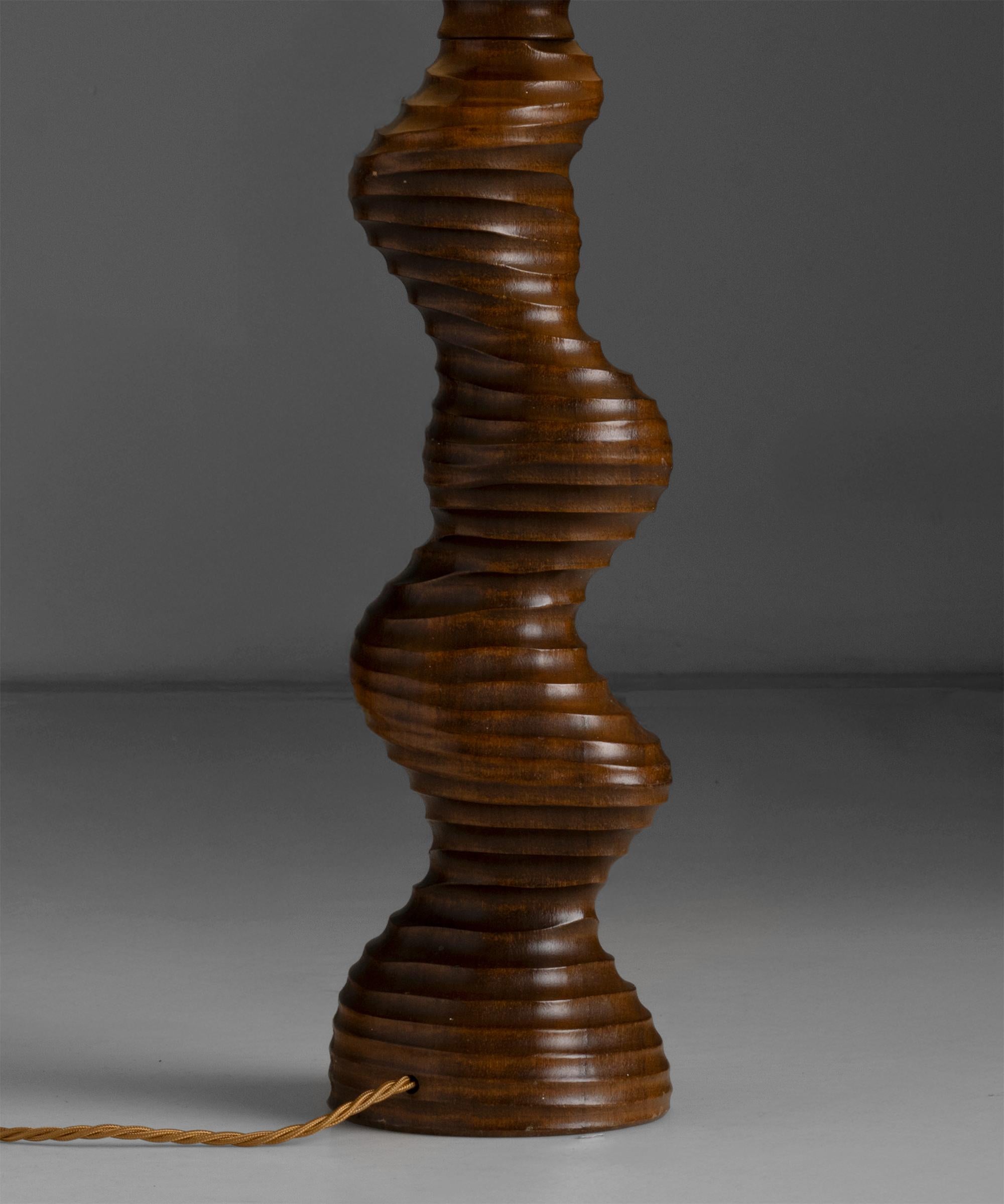 Brutalist Wooden Table Lamp France, 1960 en Bueno estado para la venta en Culver City, CA