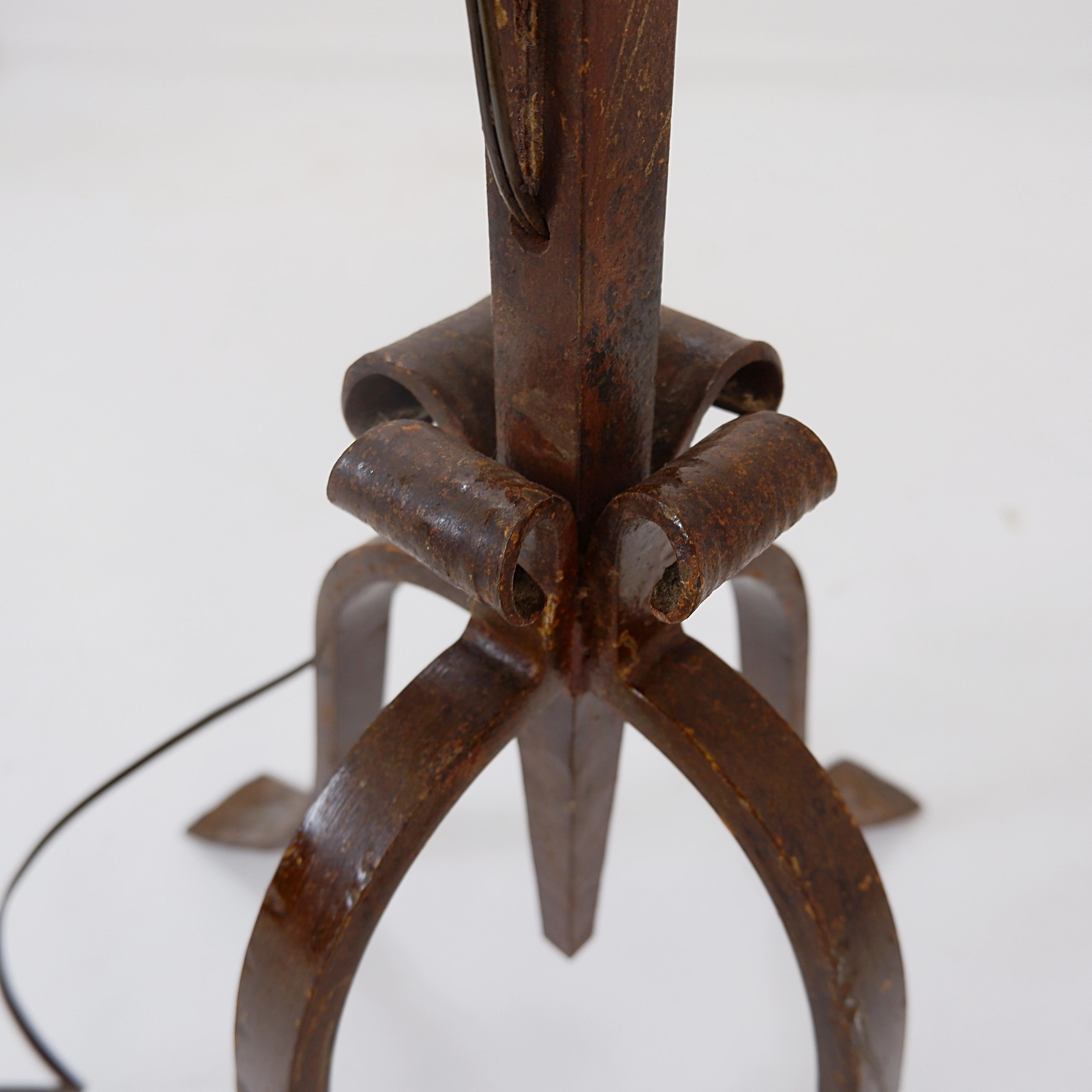 20th Century Brutalist wrought iron floor lamp - 1950s For Sale