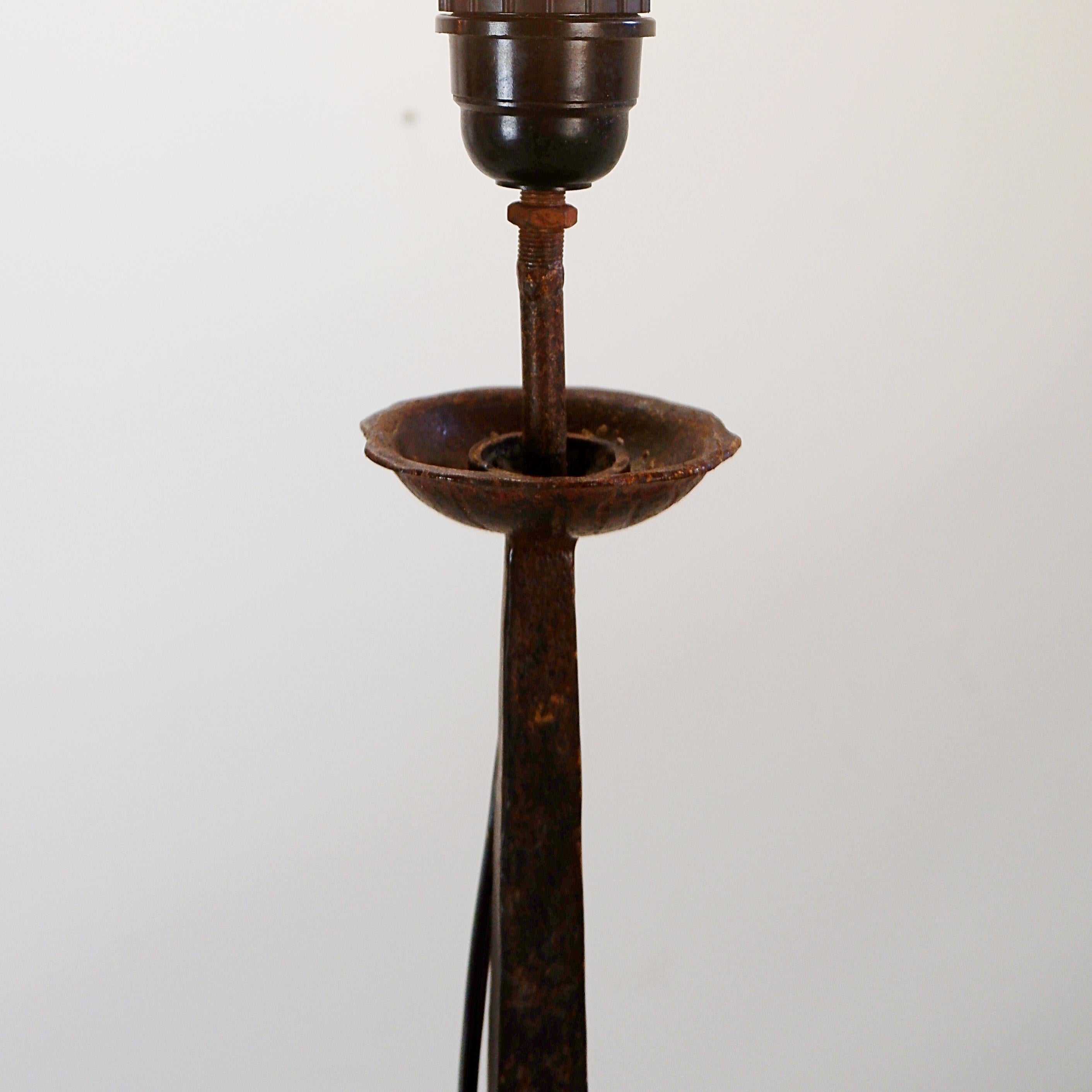 Brutalist wrought iron floor lamp - 1950s For Sale 4