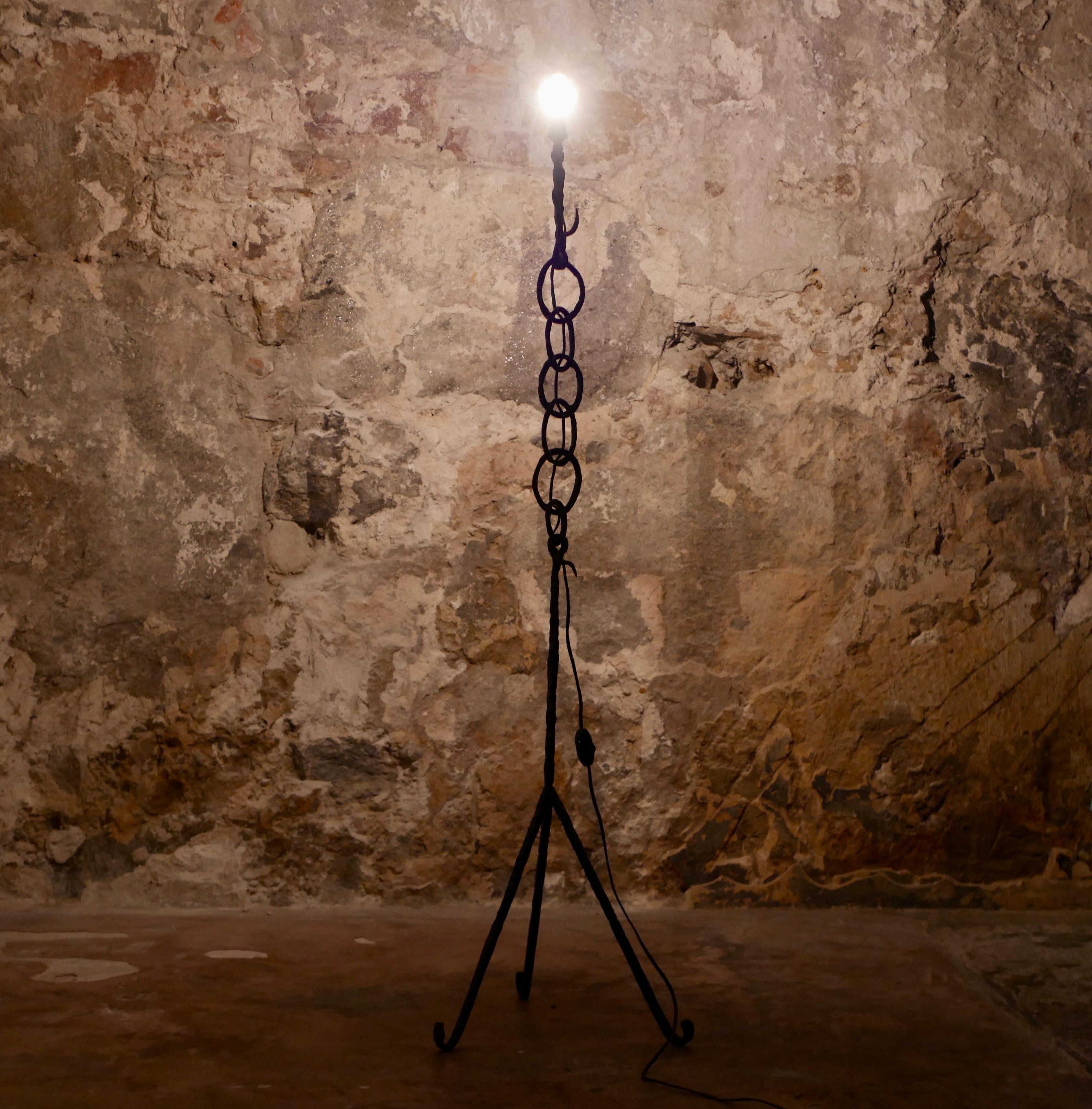 Brutalist wrought iron floor lamp, anonymous work from France, 1960s For Sale 7