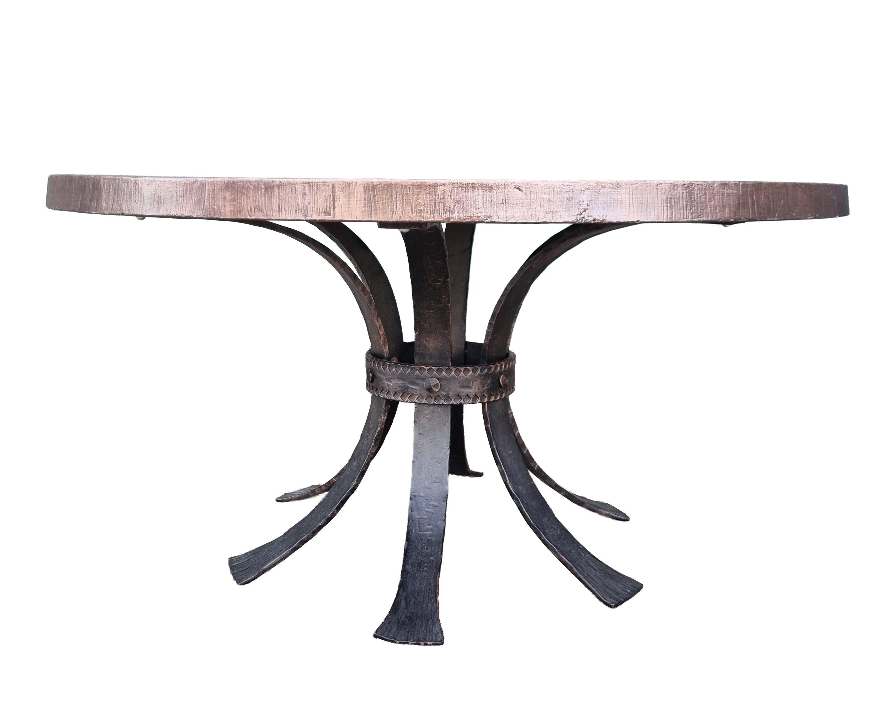 Brutalist Wrought Iron Round Coffee Table with Bronzed Cast Top, Europe, 1970s In Good Condition For Sale In Boven Leeuwen, NL
