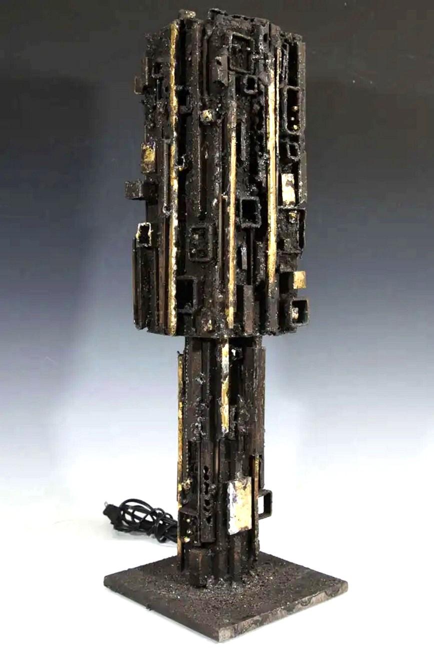 Brutalist Wrought Iron Sculptural Table Lamp in Style of Paul Evans, Ca. 1970s For Sale 1