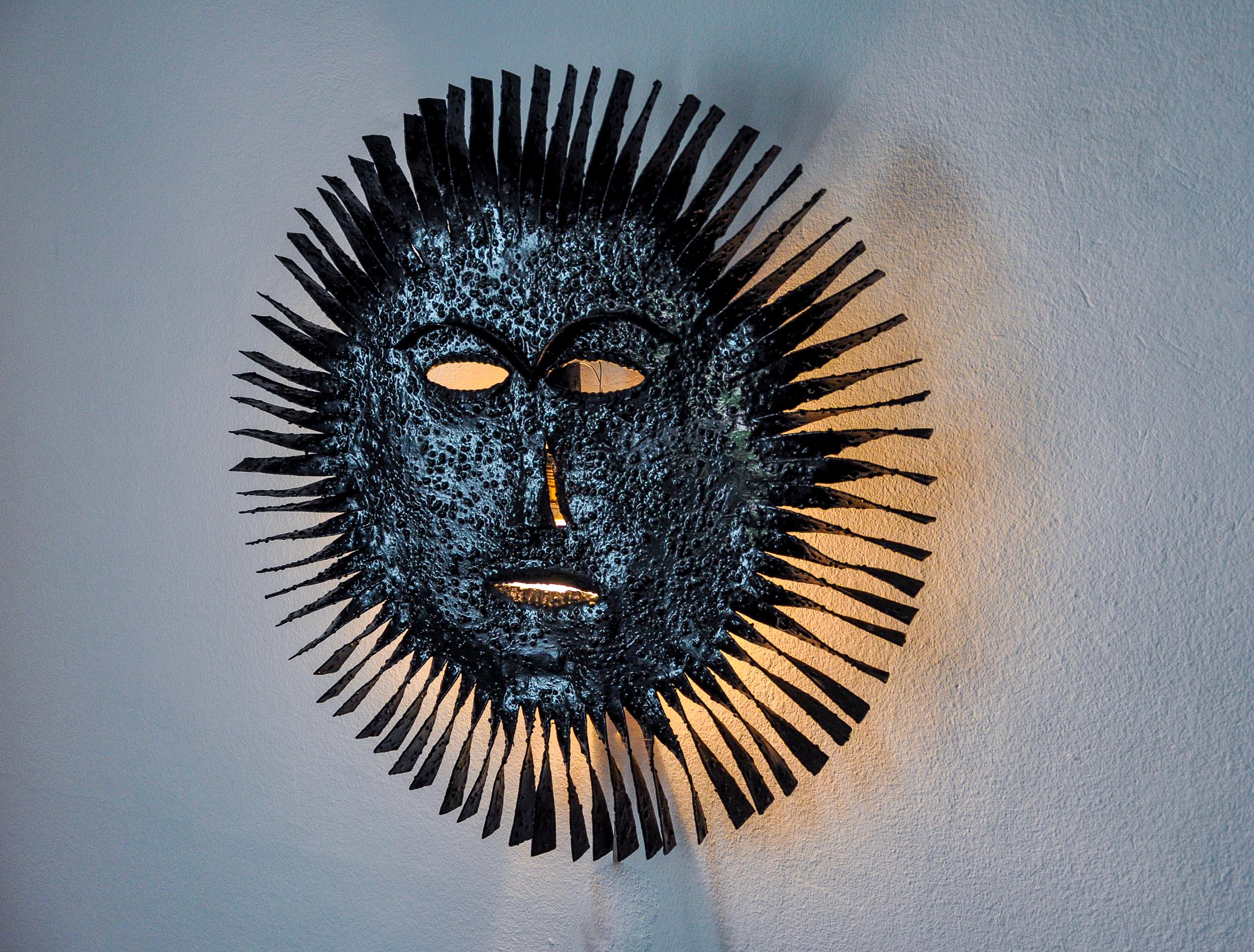 Brutalist XL sun wall lamp, folk art, Spain, 1970 In Good Condition For Sale In BARCELONA, ES