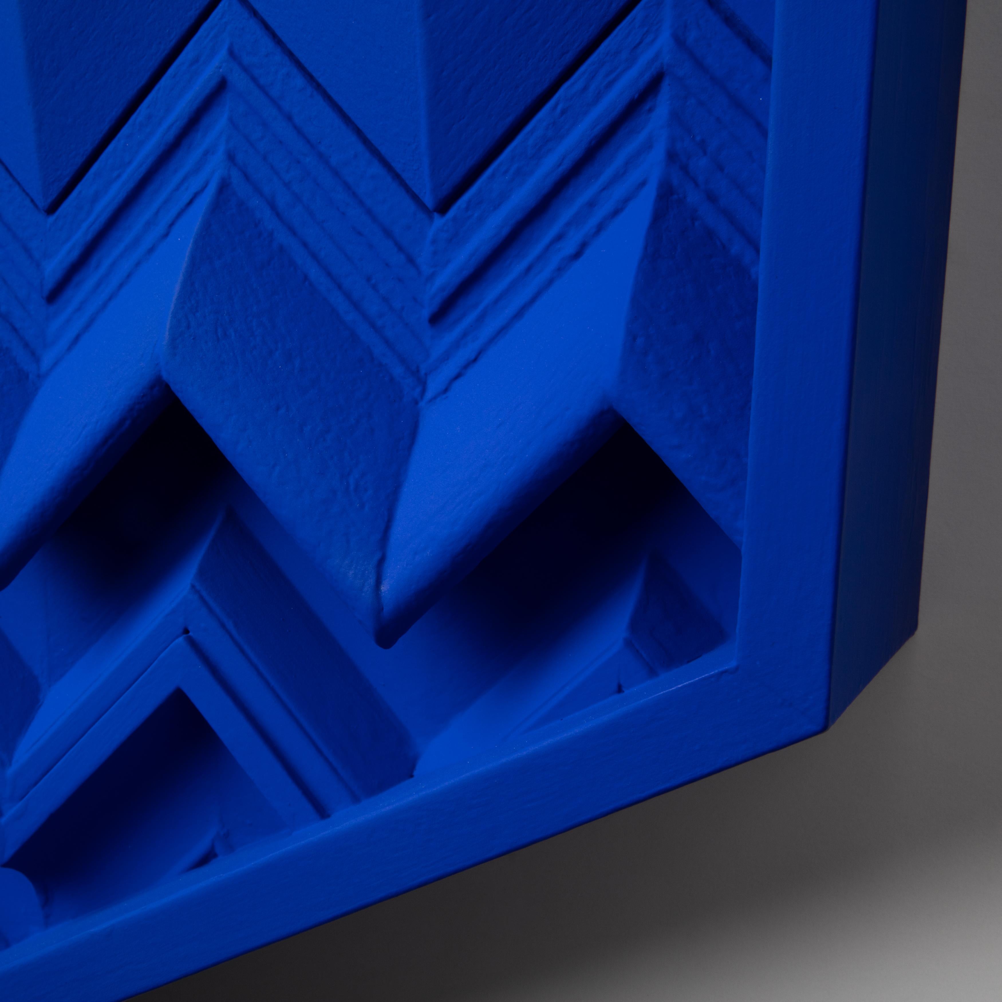 Brutalist Yves Klein Blue Wood Wall Art installation: Exagon YKB For Sale 1