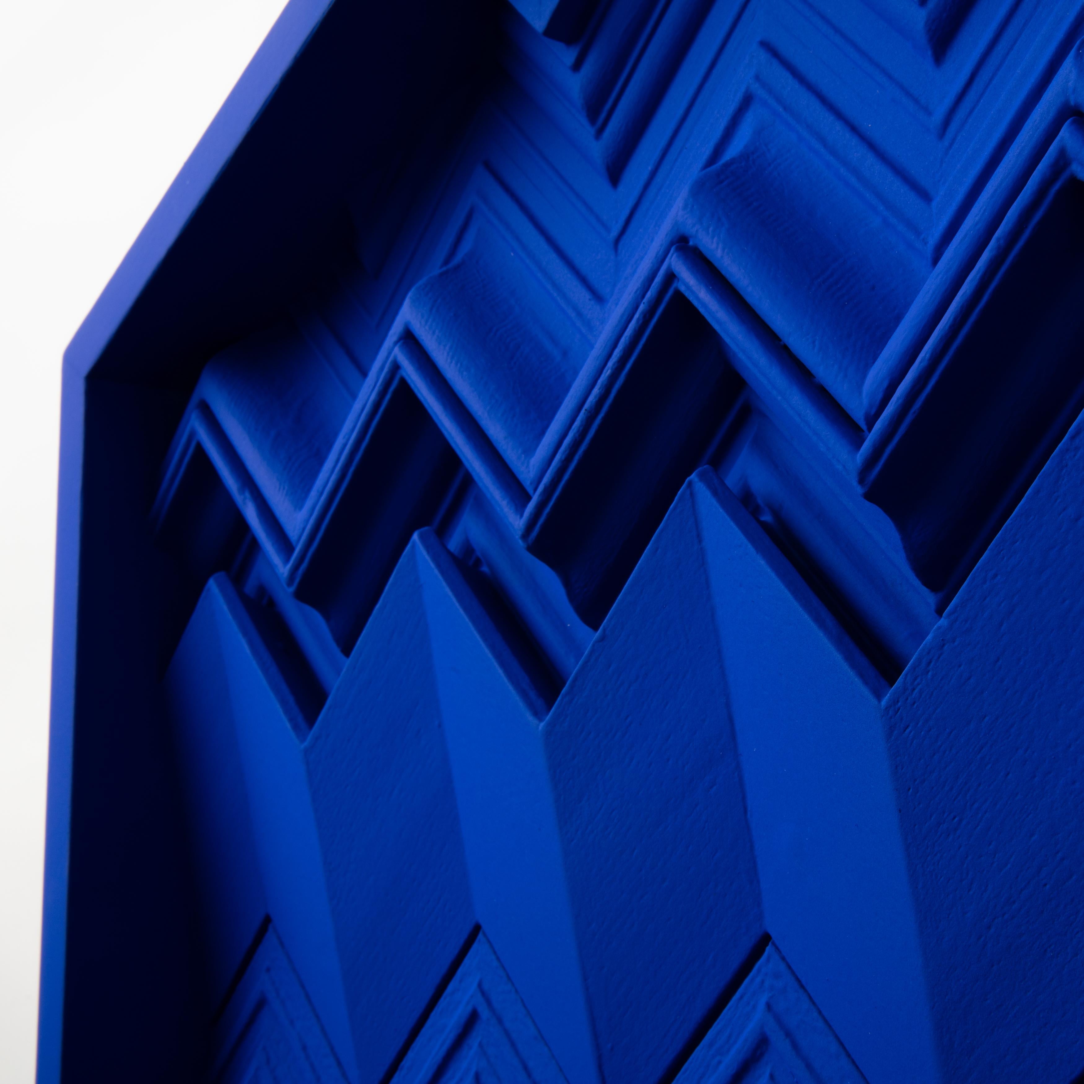 Brutalist Yves Klein Blue Wood Wall Art installation: Exagon YKB For Sale 2