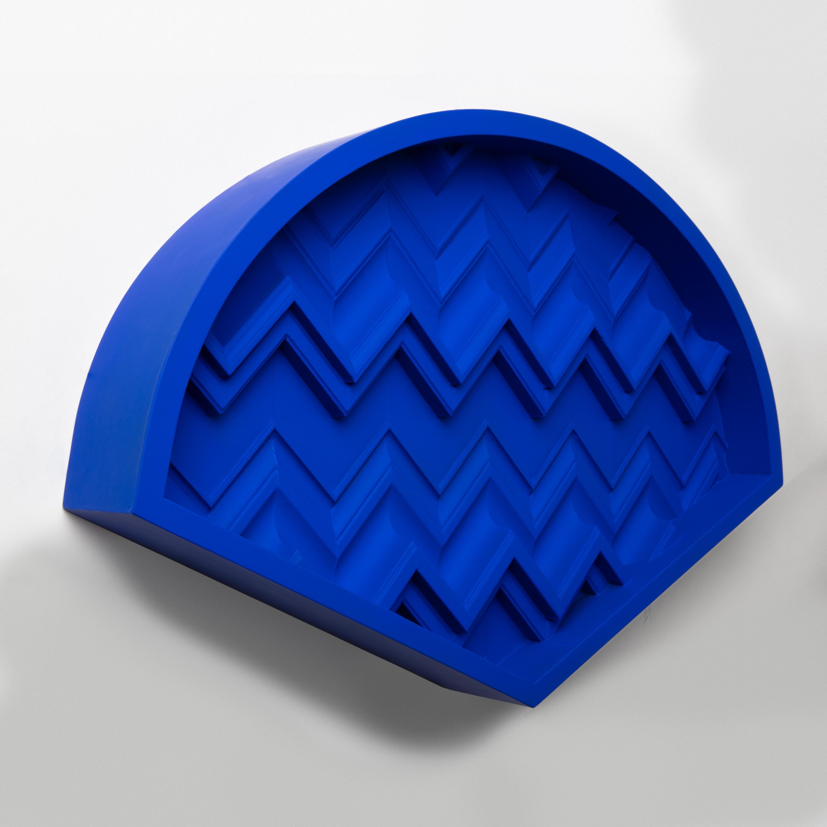 Dutch Brutalist Yves Klein Blue Wood Wall Art installation: Fan YKB For Sale