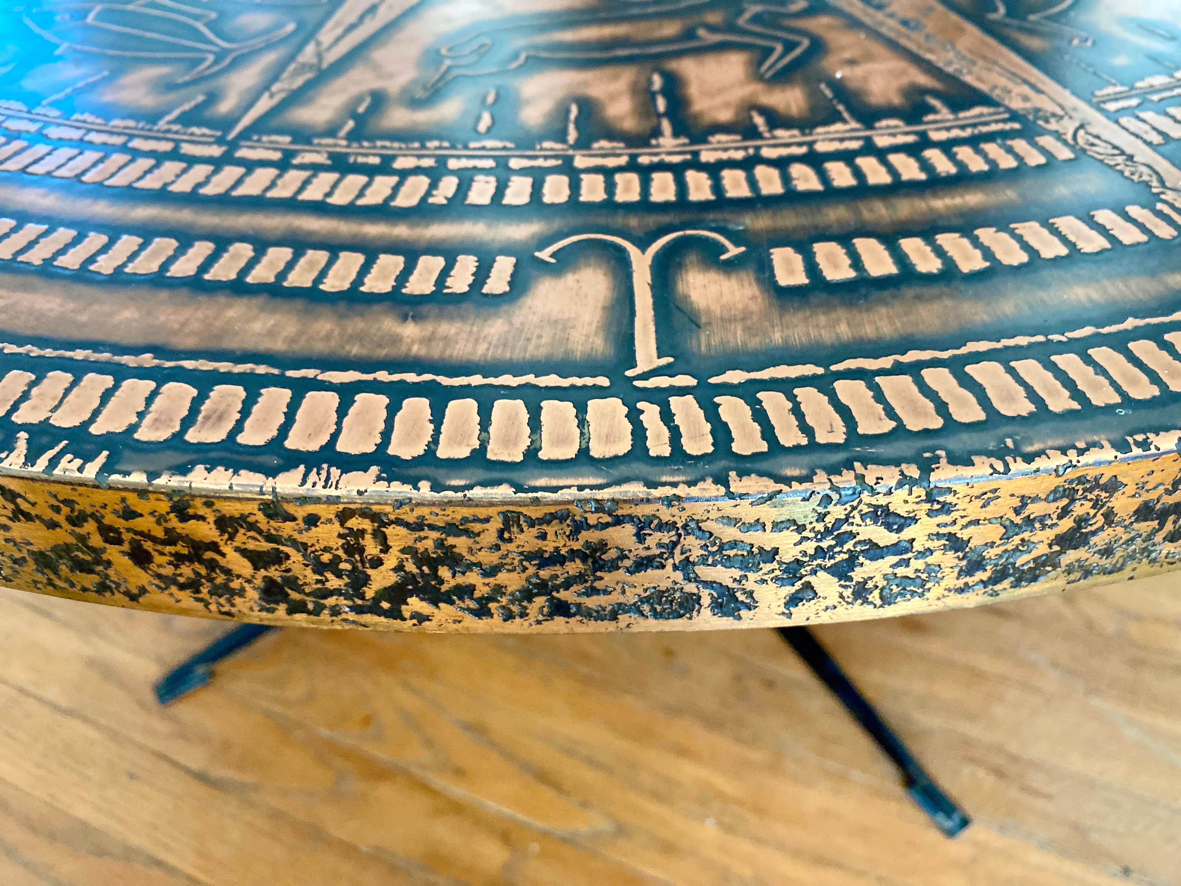 Brutalistischer runder Zodiac Couchtisch, Deutschland, CIRCA 1960er Jahre (Brutalismus) im Angebot