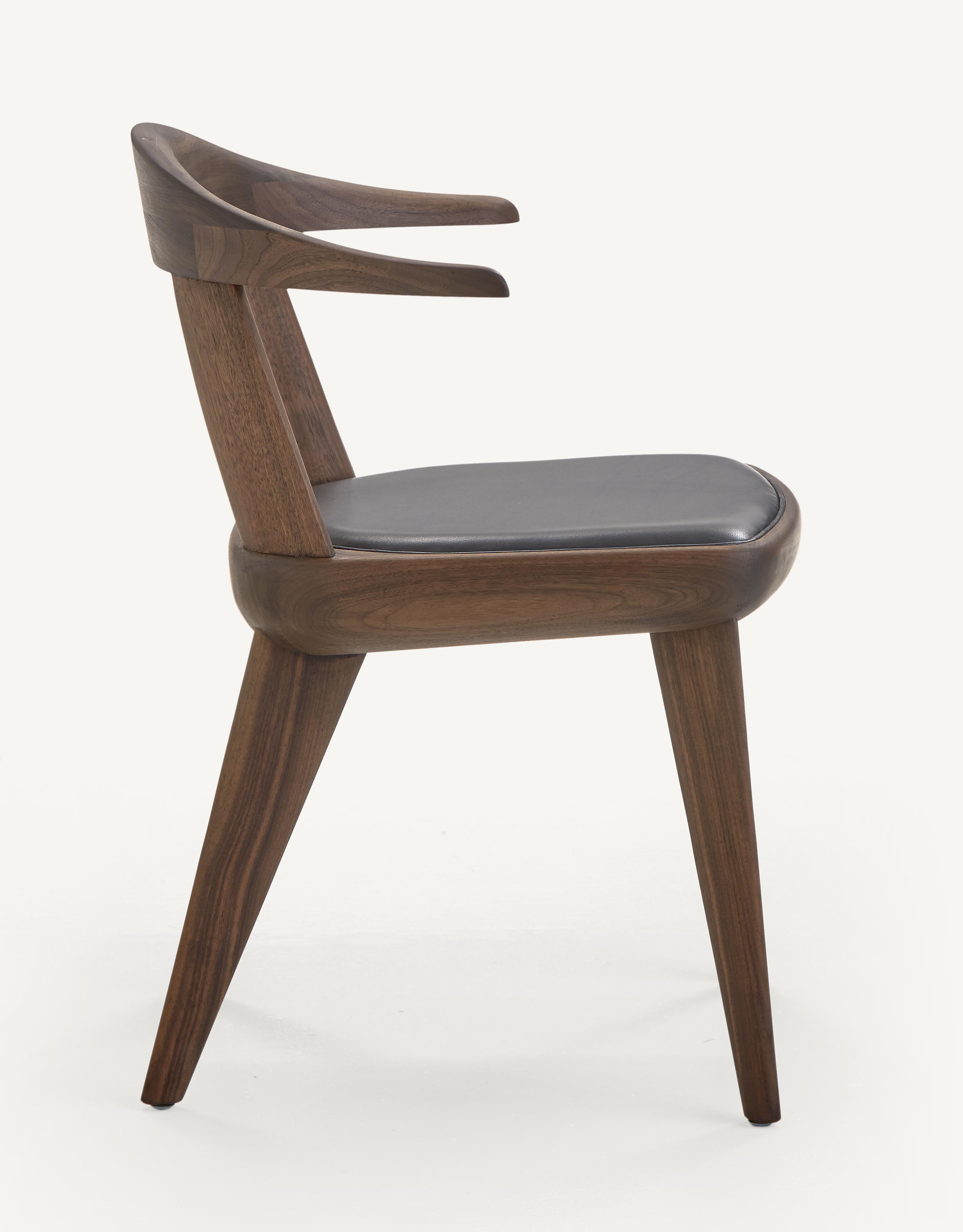 Im Angebot: Brutus-Sessel aus Walnussholz in Schwarz mit Ledersitz, entworfen von Craig Bassam, Black (Elegant 99001 Black) 5