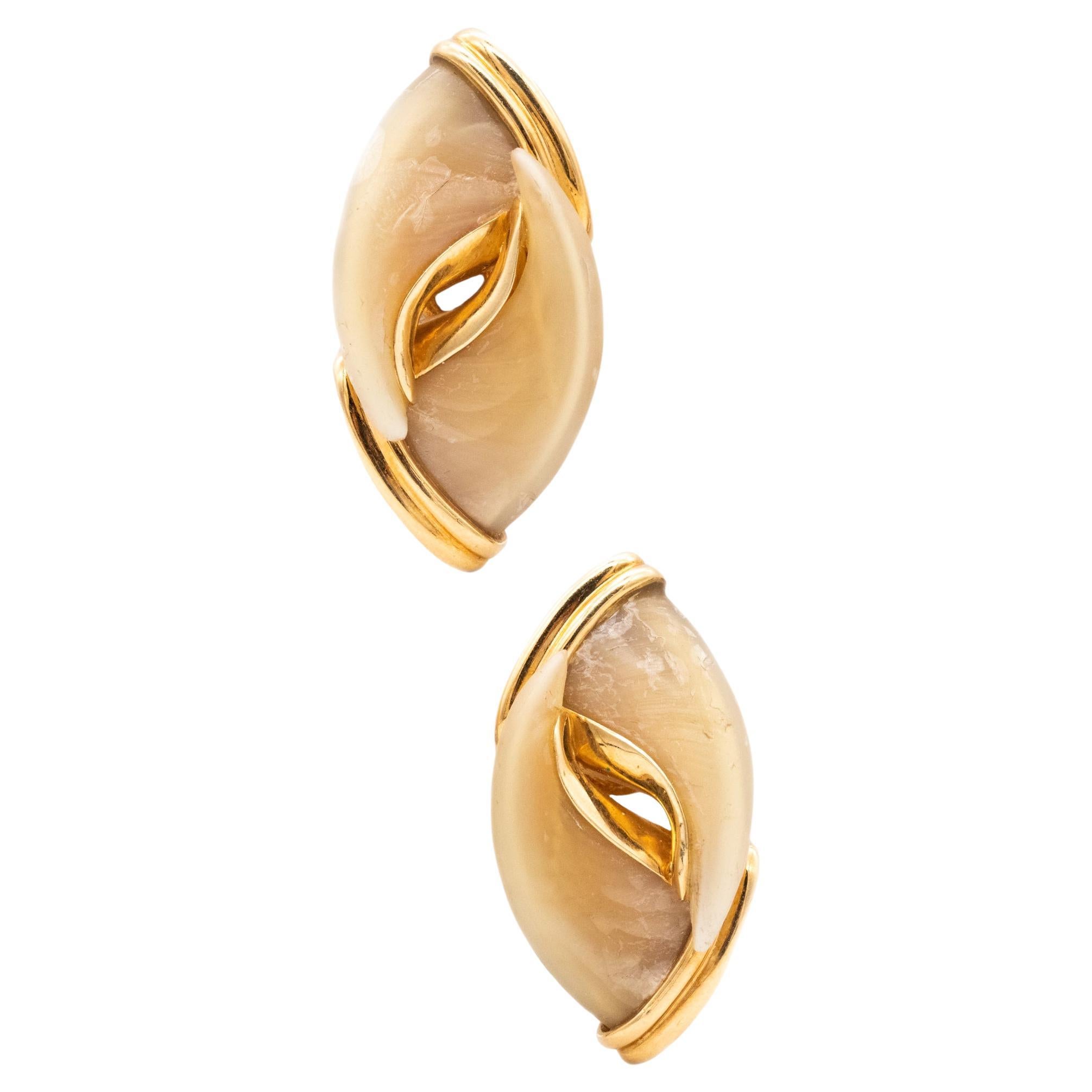 Bry & Co Paris 1970 Rare French Earrings In 18Kt Yellow Gold With Four Claws For Sale