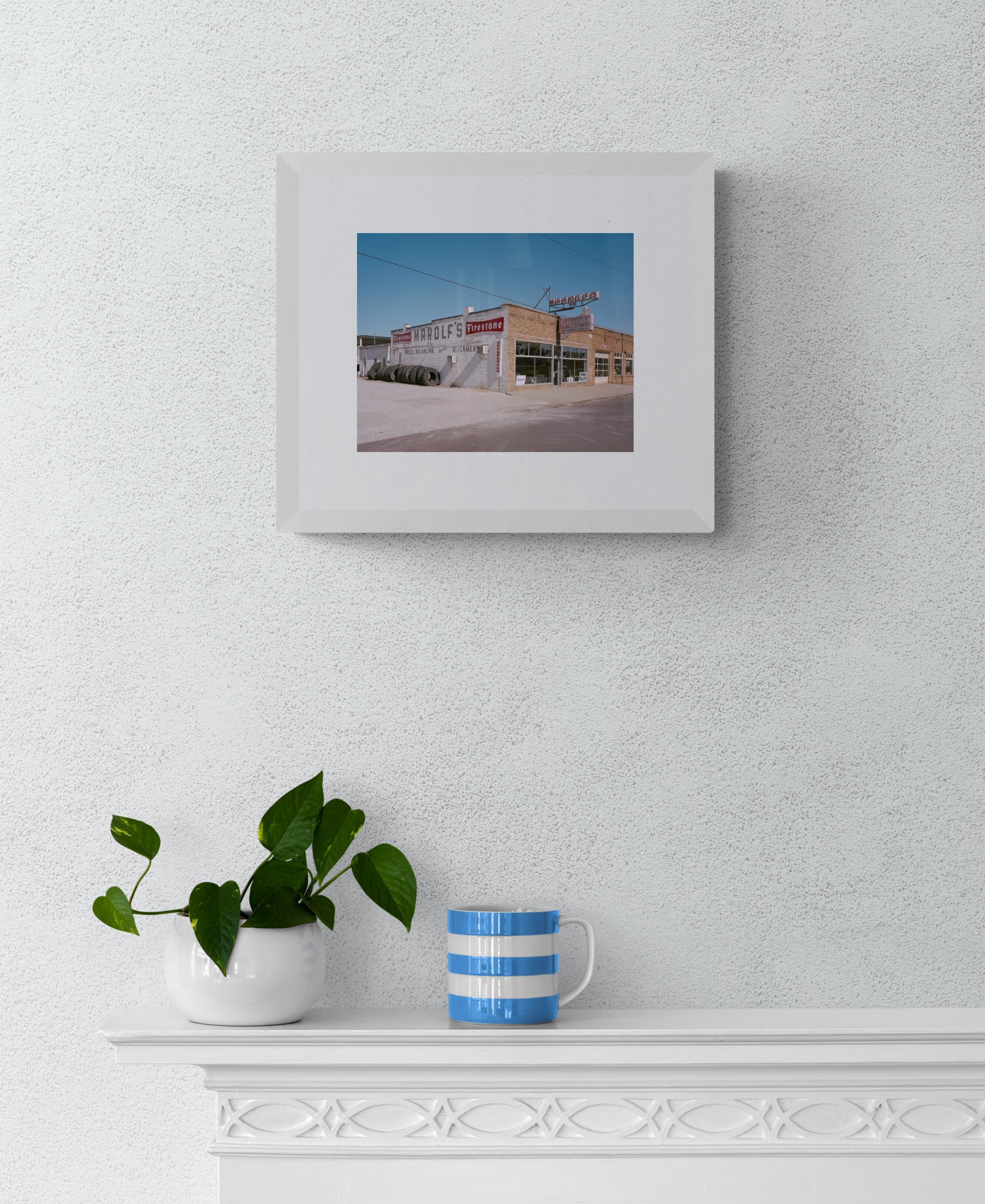 Marolf's (Americana, Medio Oeste, Clásica, Fachada, 22% DE DESCUENTO - TIEMPO LIMITADO) - Photograph moderno estadounidense de Bryan Atkinson