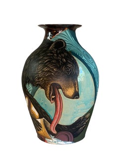 "Black Bear, Just Right", forme de vase en céramique avec illustration de la surface peinte