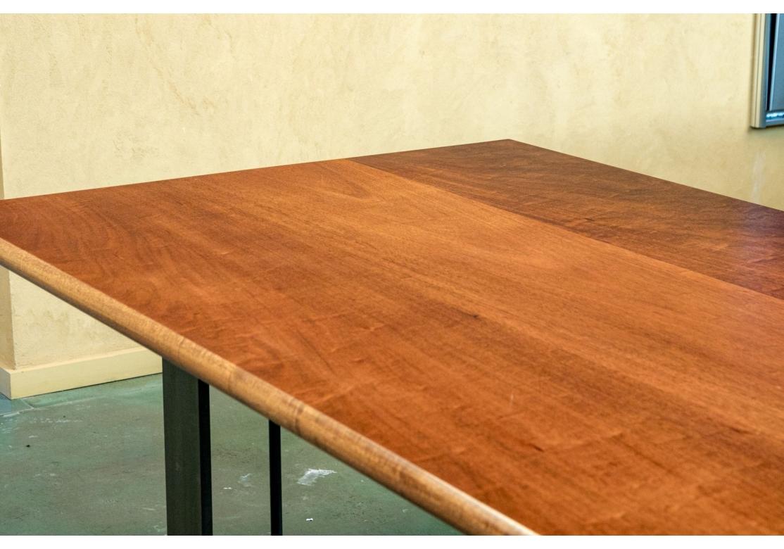 Design/One exceptionnel de Bryan Hunt (américain, né en 1947) avec un plateau substantiel de 7'10