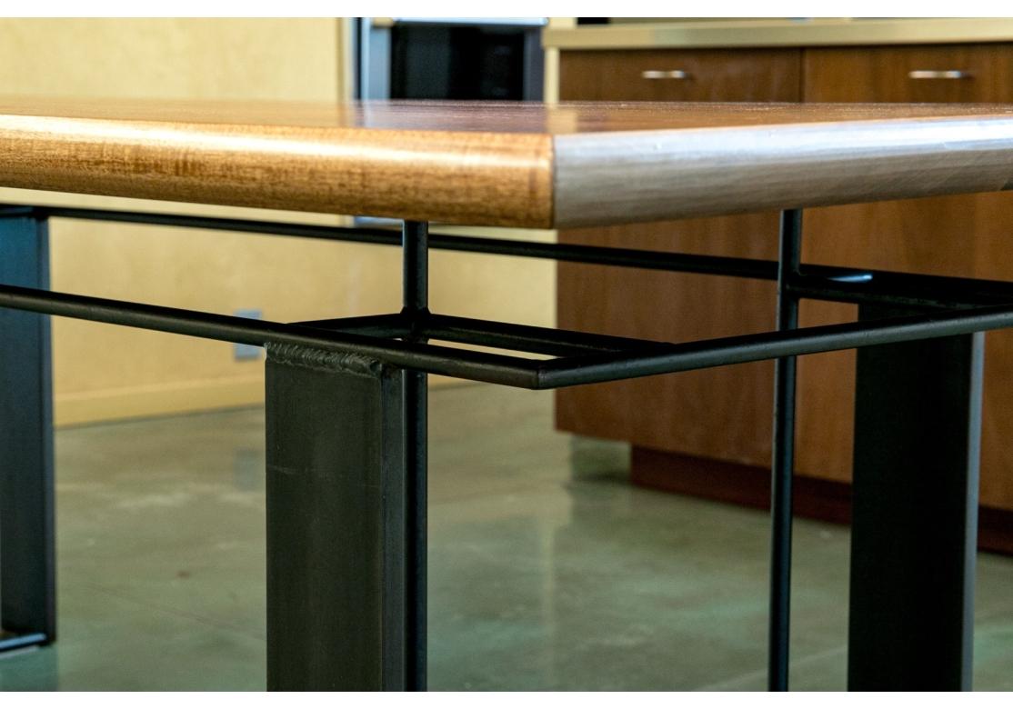 Mid-Century Modern Bryan Hunt (Américain, né en 1947, qualité table de salle à manger en bois dur et acier de 7' 10