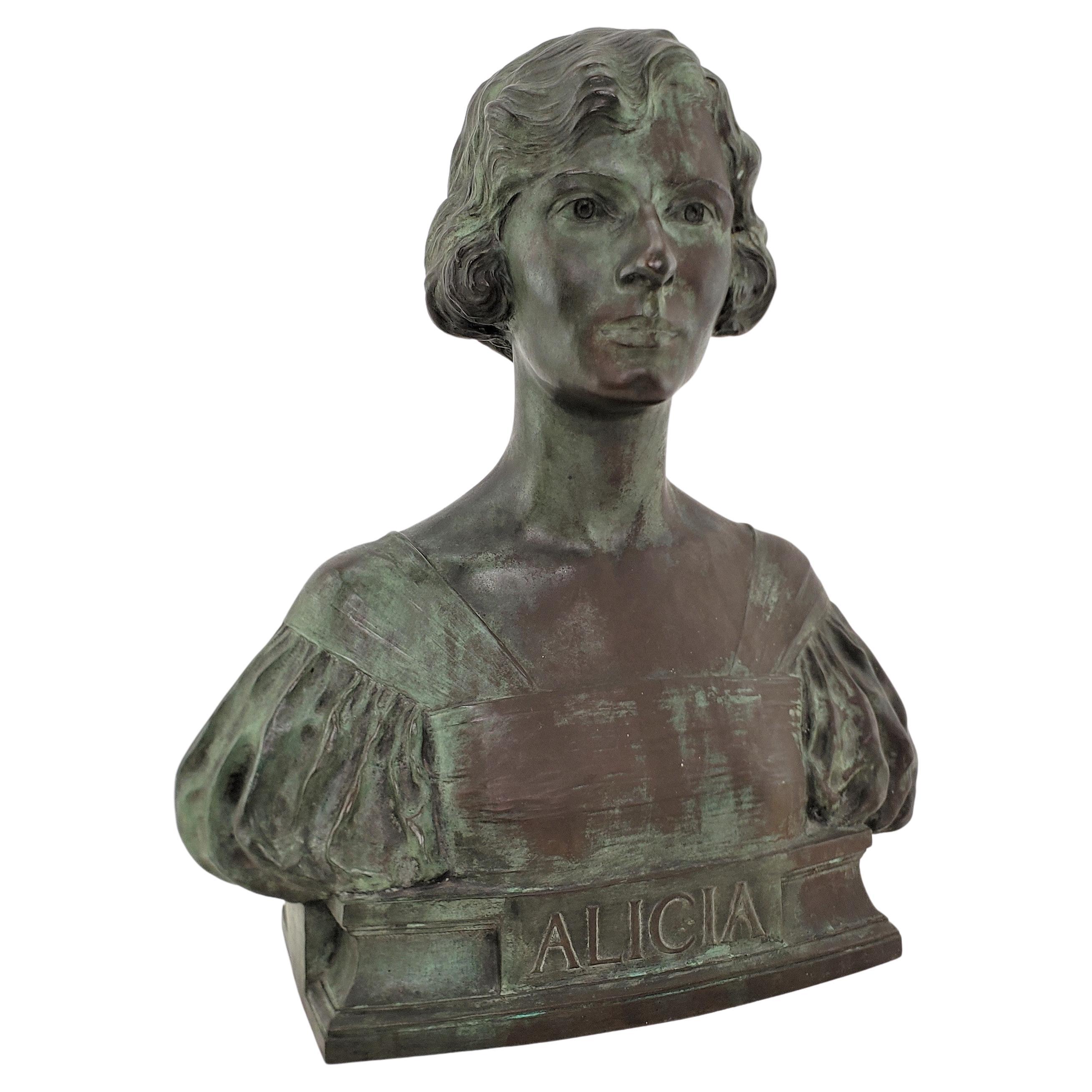 Buste en bronze patiné signé Bryant Barker intitulé « Alicia » Maddox Dupont