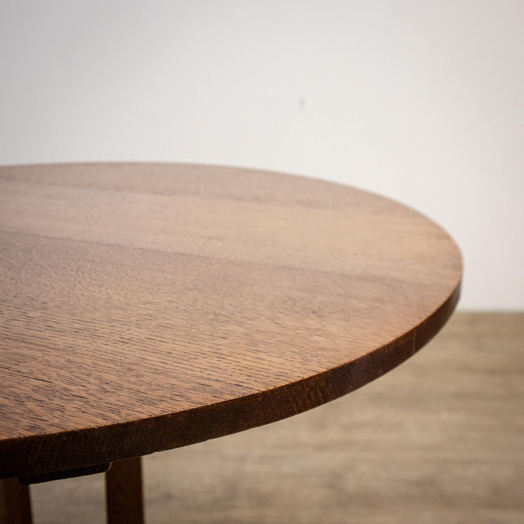 Brynmawr Furniture Round Oak Coffee Table In Good Condition For Sale In Newark, GB