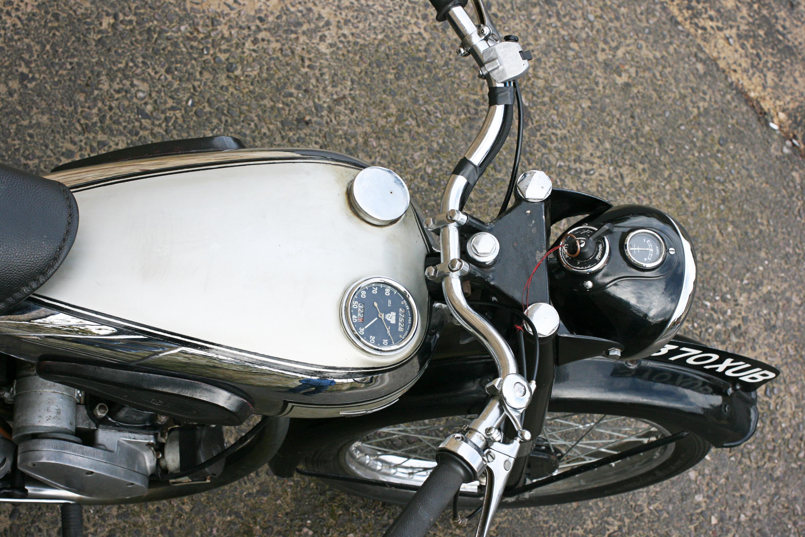 BSA C11 Motorcycle, Classic 250 Cc. Single Cylinder Overhead Valve, Rigid Frame 2