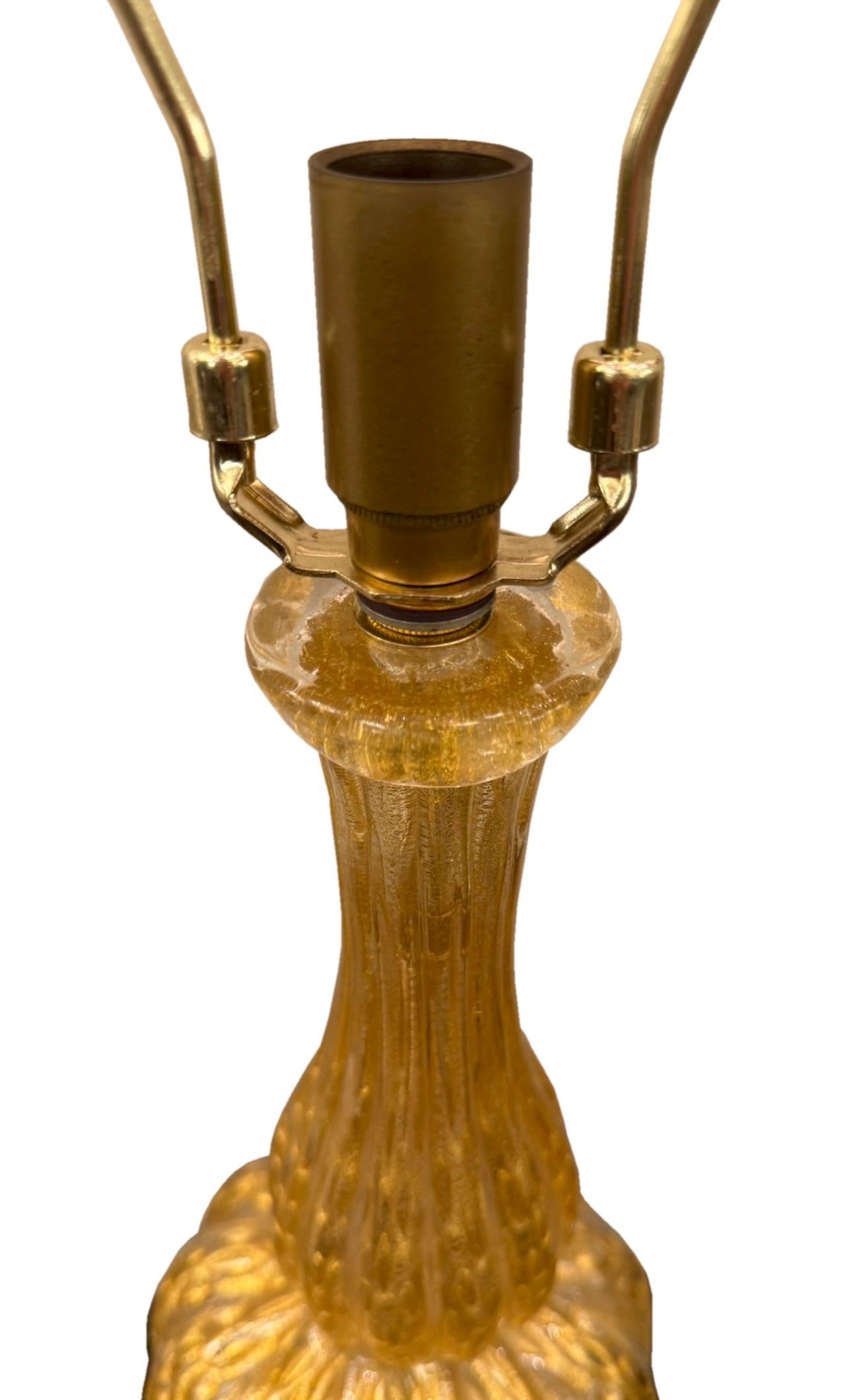 Fait main AT&T Lampe de table en verre de Murano soufflé à la main avec Avventurina en vente