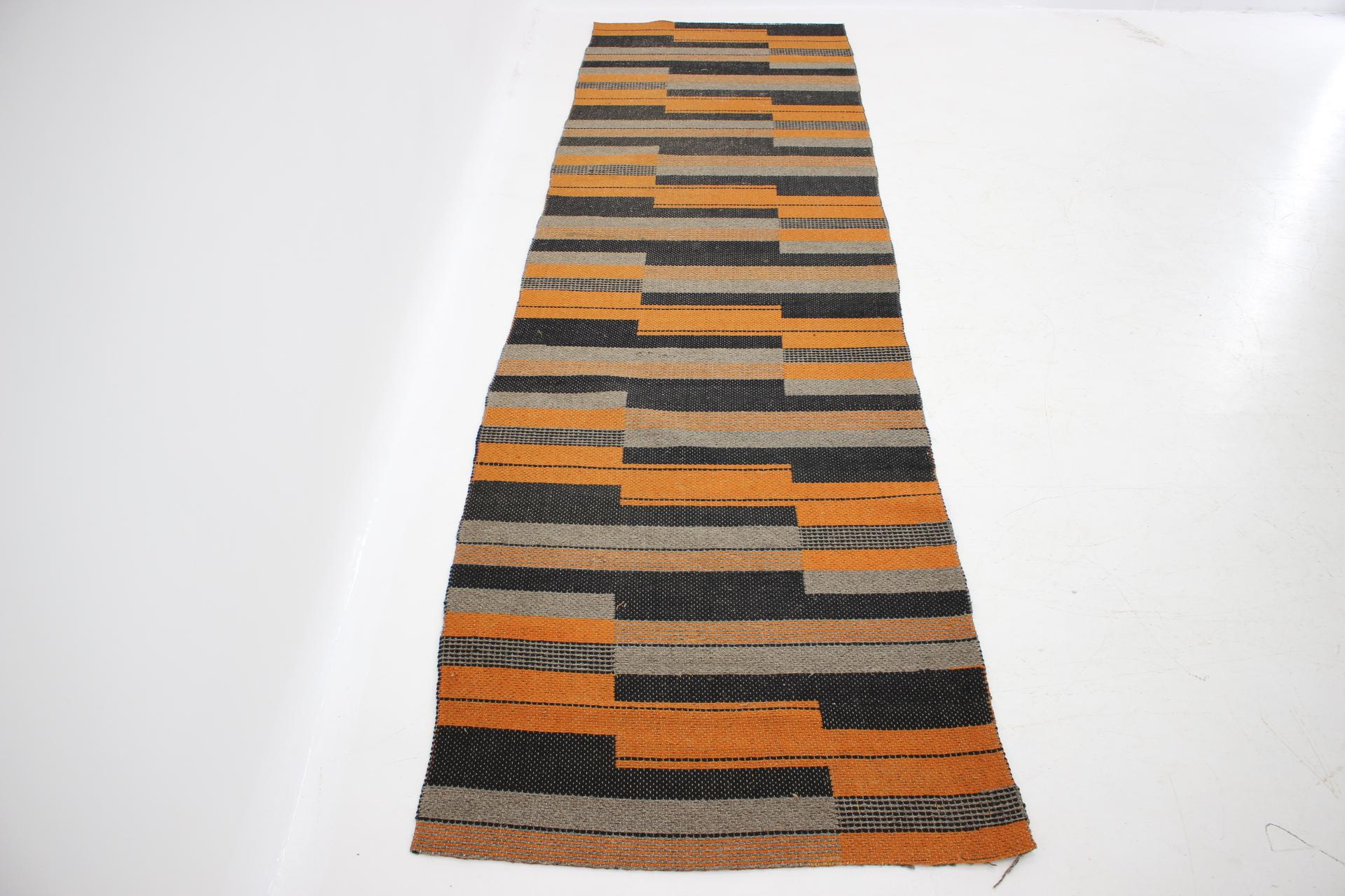 Buahaus Geometric Modernist Carpet/Rug, Czechoslovakia / 1930s In Fair Condition For Sale In Praha, CZ