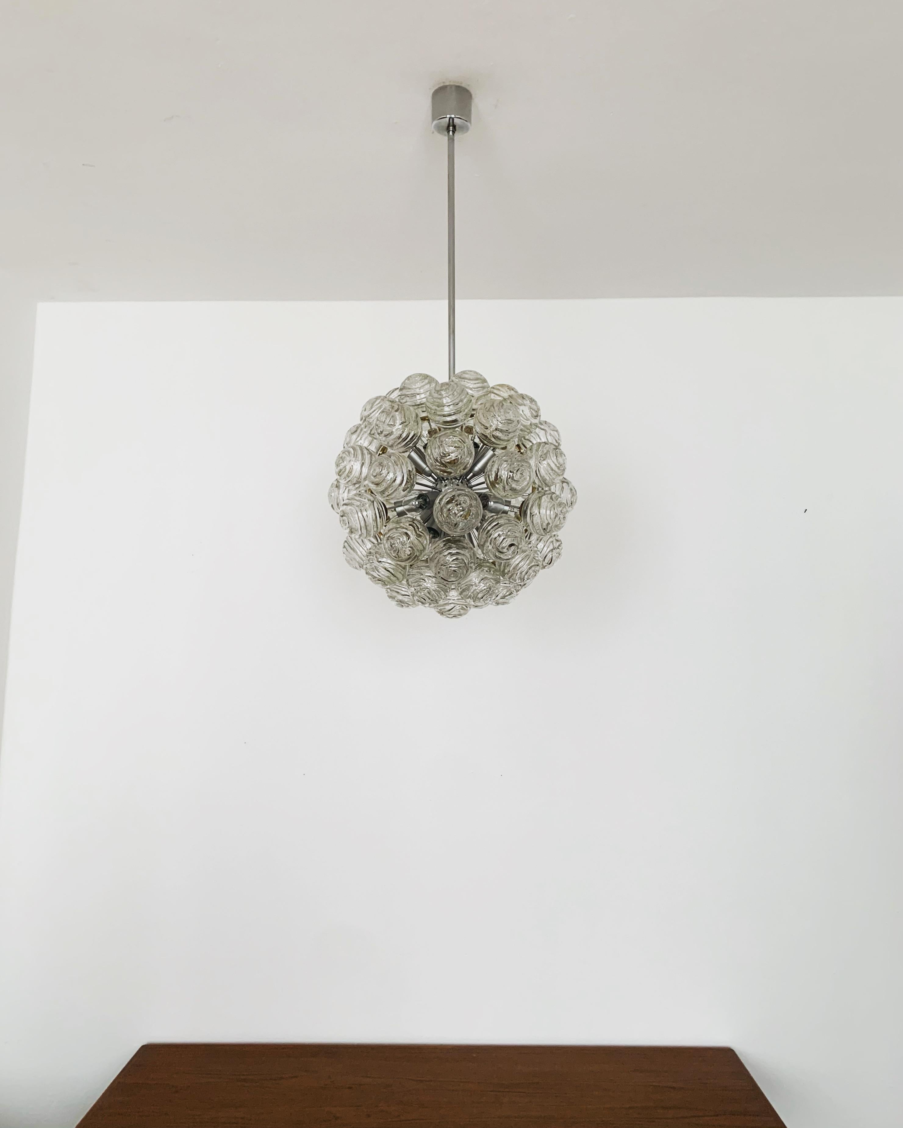 Metà XX secolo Lampadario a bolle di vetro di Doria in vendita