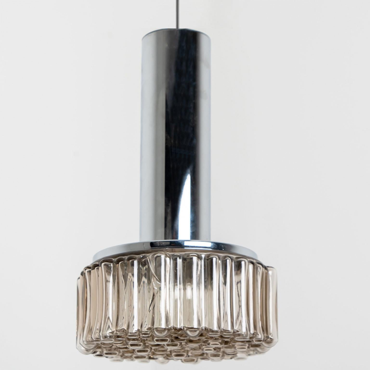 Lampade a sospensione in vetro a bolle d'aria in argento e cromo di Staff Leuchten, anni '70 in vendita 3