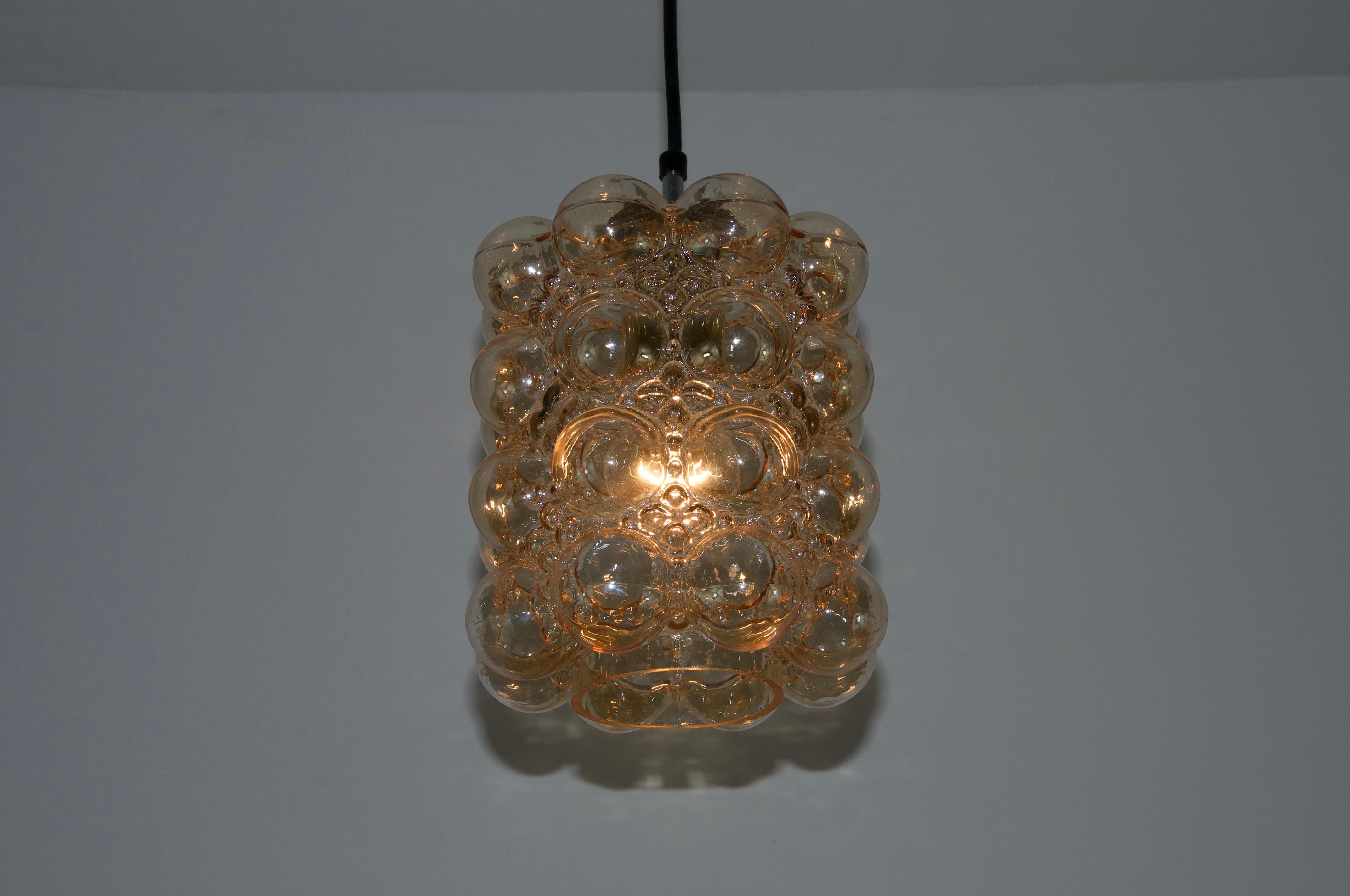 Lampada a sospensione in vetro a bolle di Helena Tynell per Glashütte Limburg, anni '60 in vendita 3