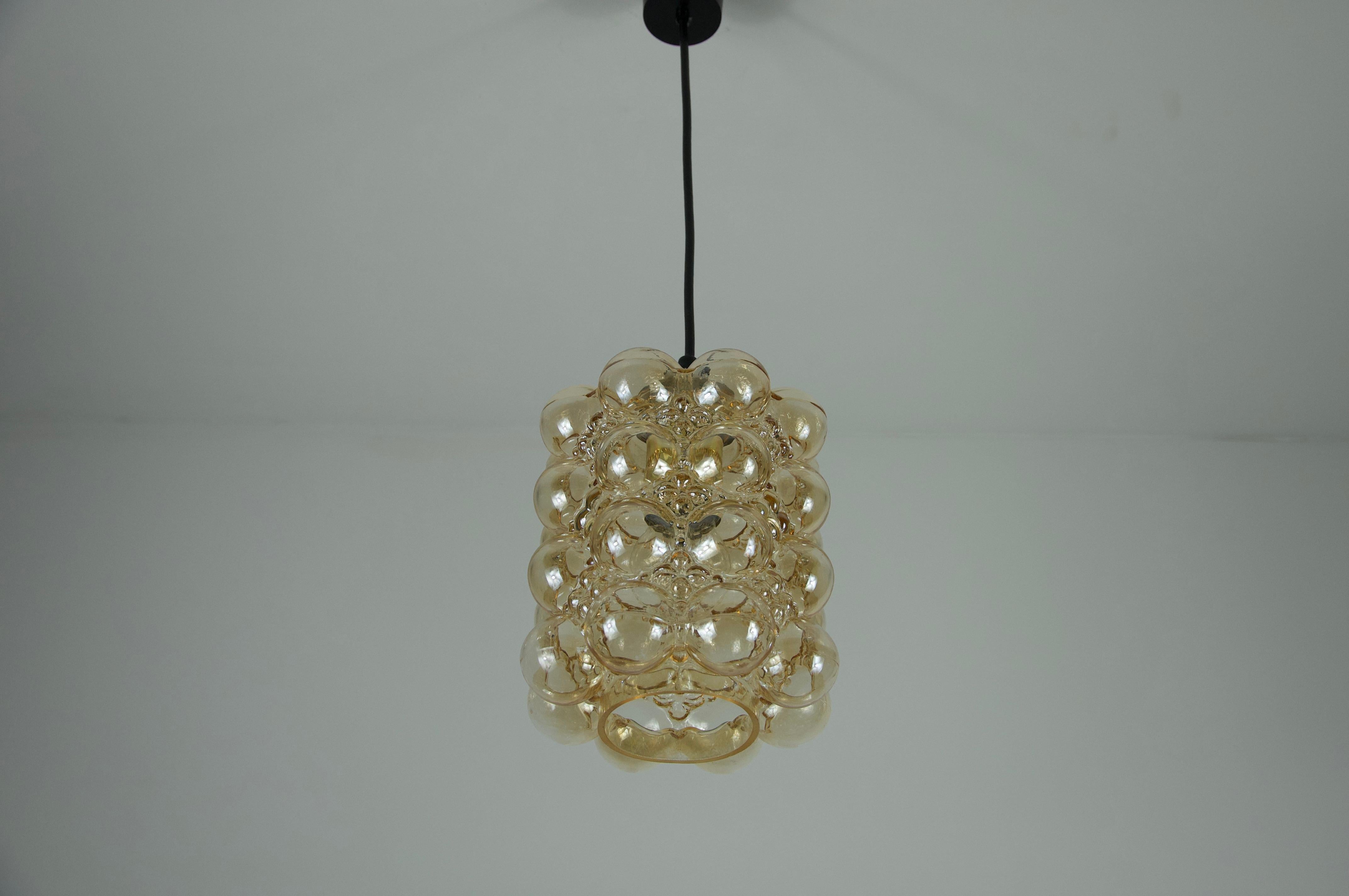 Lampada a sospensione in vetro a bolle di Helena Tynell per Glashütte Limburg, anni '60 In condizioni buone in vendita a Hagenbach, DE