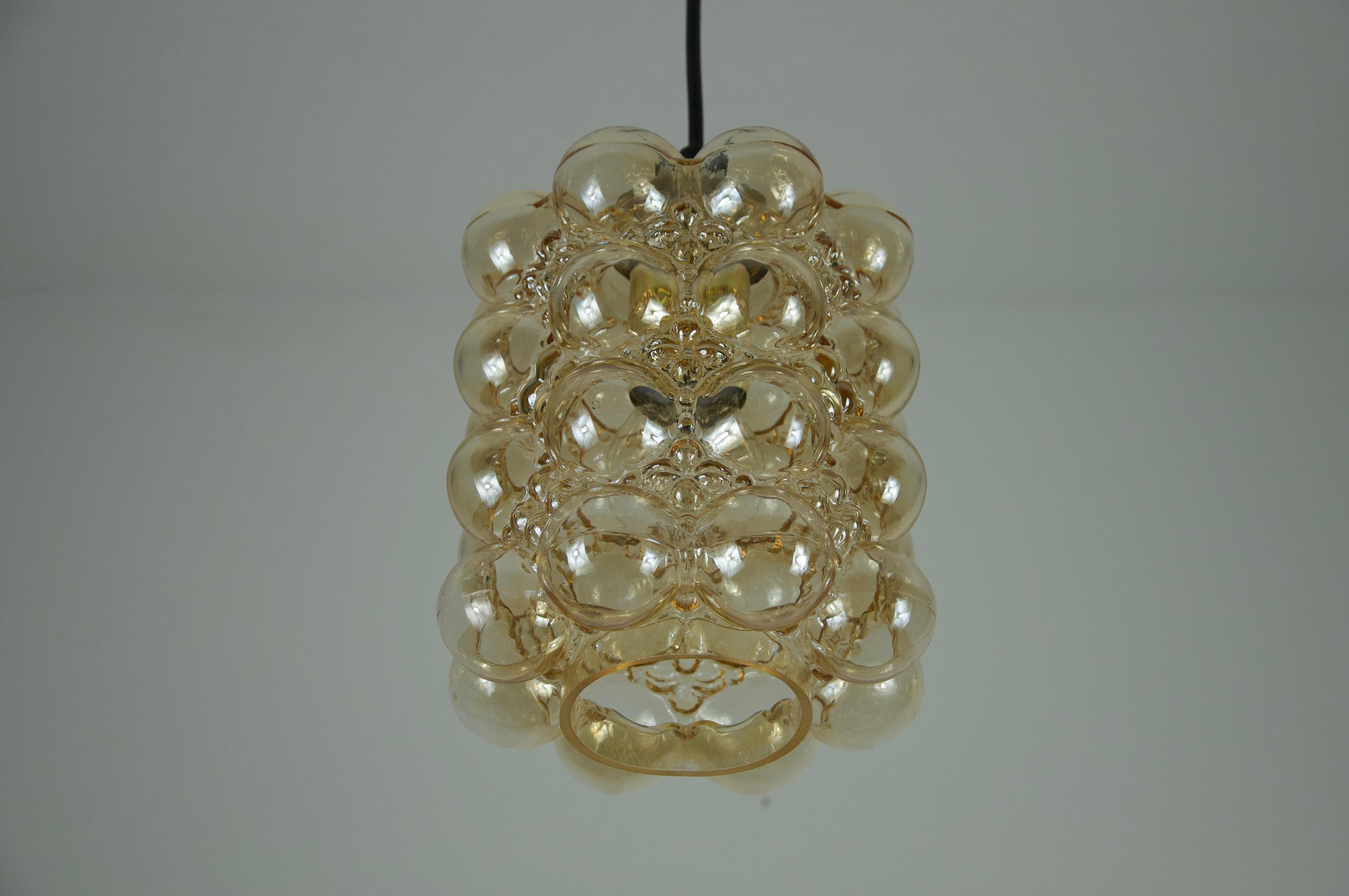 Metà XX secolo Lampada a sospensione in vetro a bolle di Helena Tynell per Glashütte Limburg, anni '60 in vendita