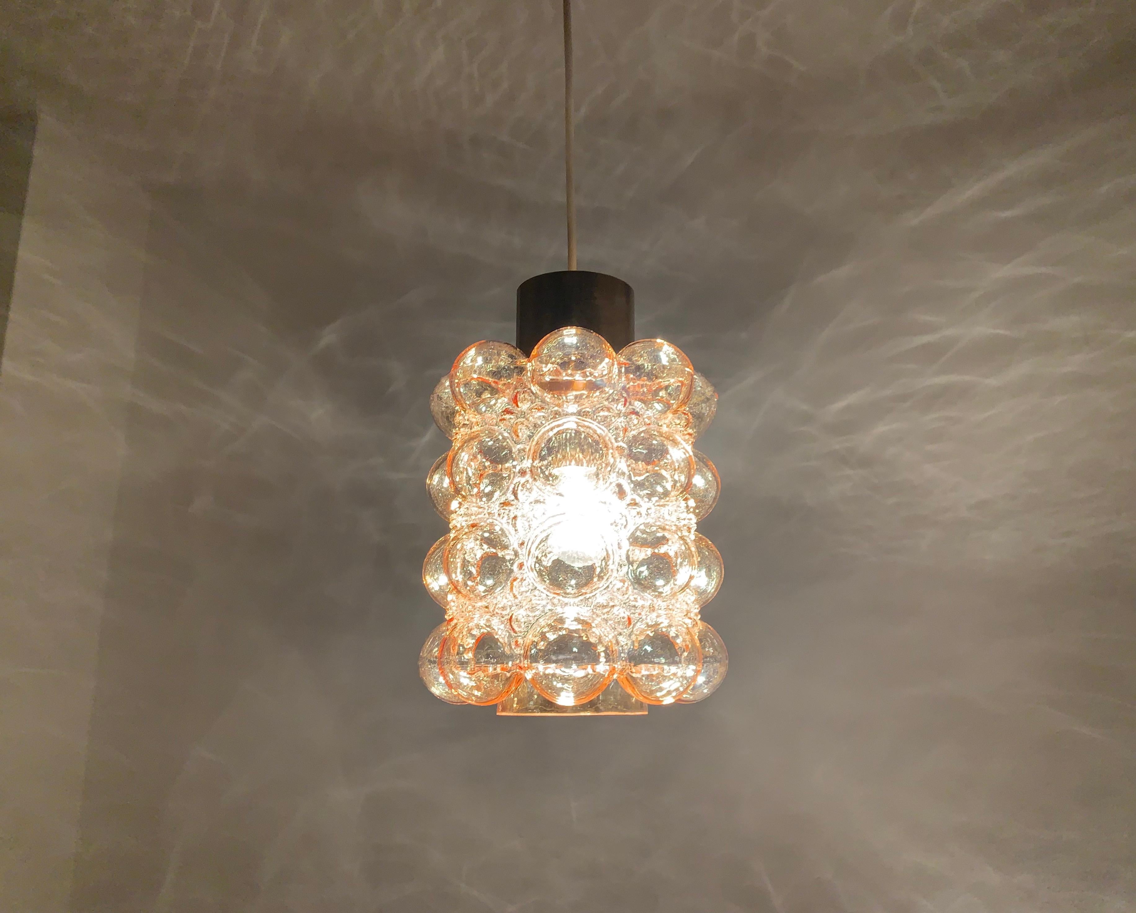 Lampe suspendue en verre bulle par Helena Tynell pour Glashütte Limburg en vente 3