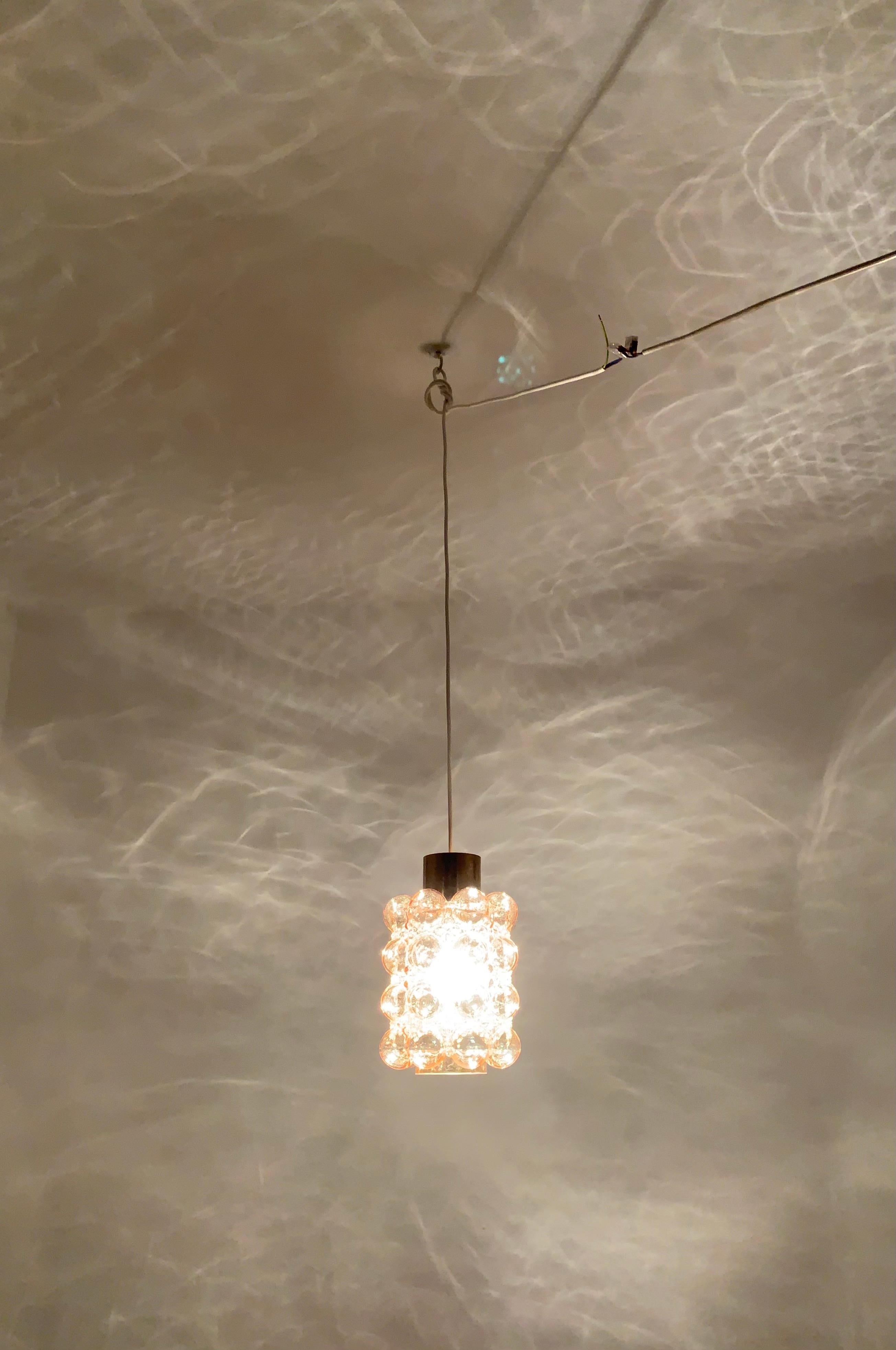 Lampe suspendue en verre bulle par Helena Tynell pour Glashütte Limburg en vente 1