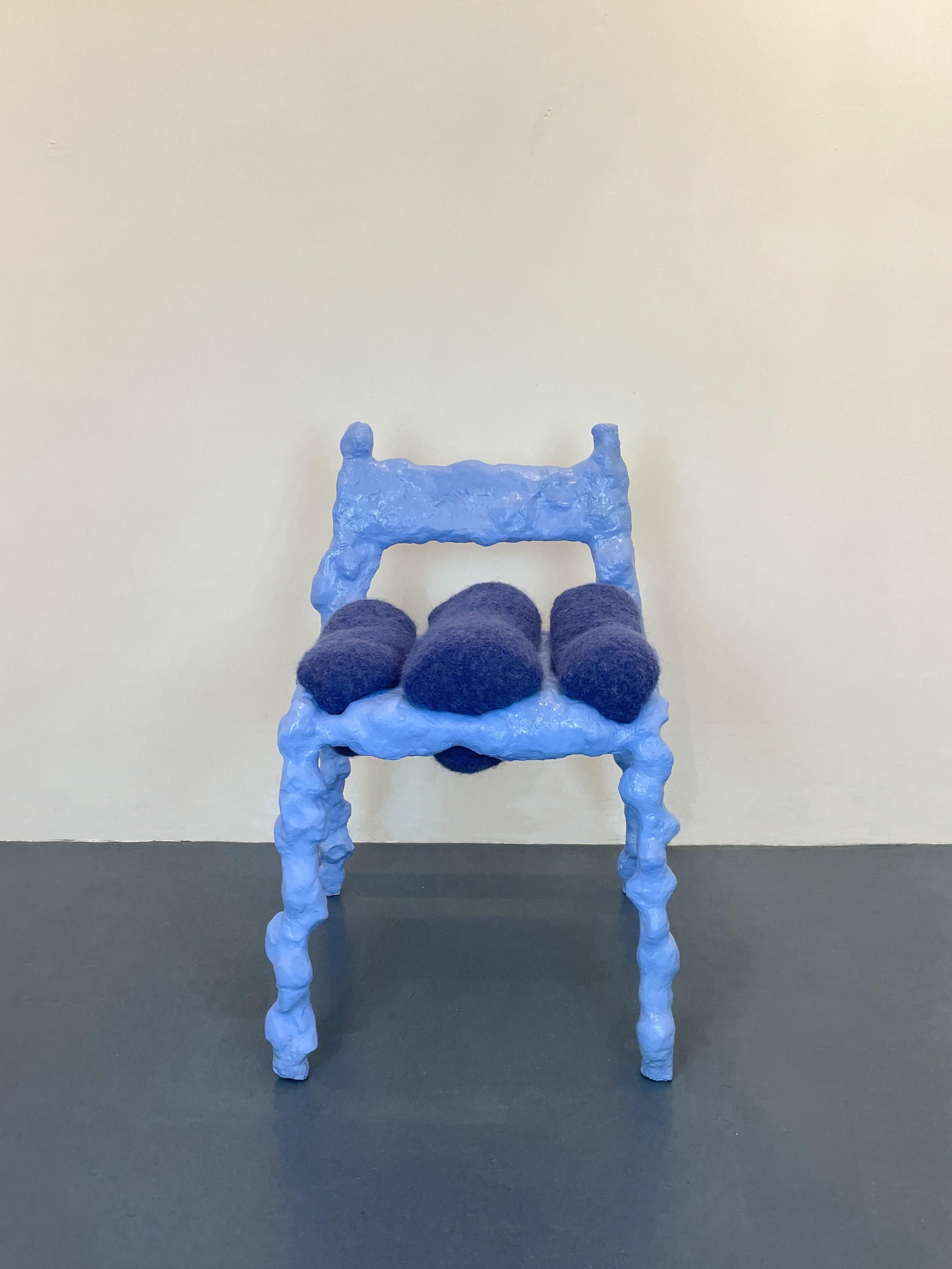 Sedia Bubble Gum di Maria Zakioso
Dimensioni: L 55 x P 75 x H 45 cm
Materiali: Struttura in metallo, argilla, epossidica. 

Maria Lysenko è un'artista contemporanea di 28 anni nata a Ufa, in Russia. Ha iniziato la sua attività artistica qualche anno