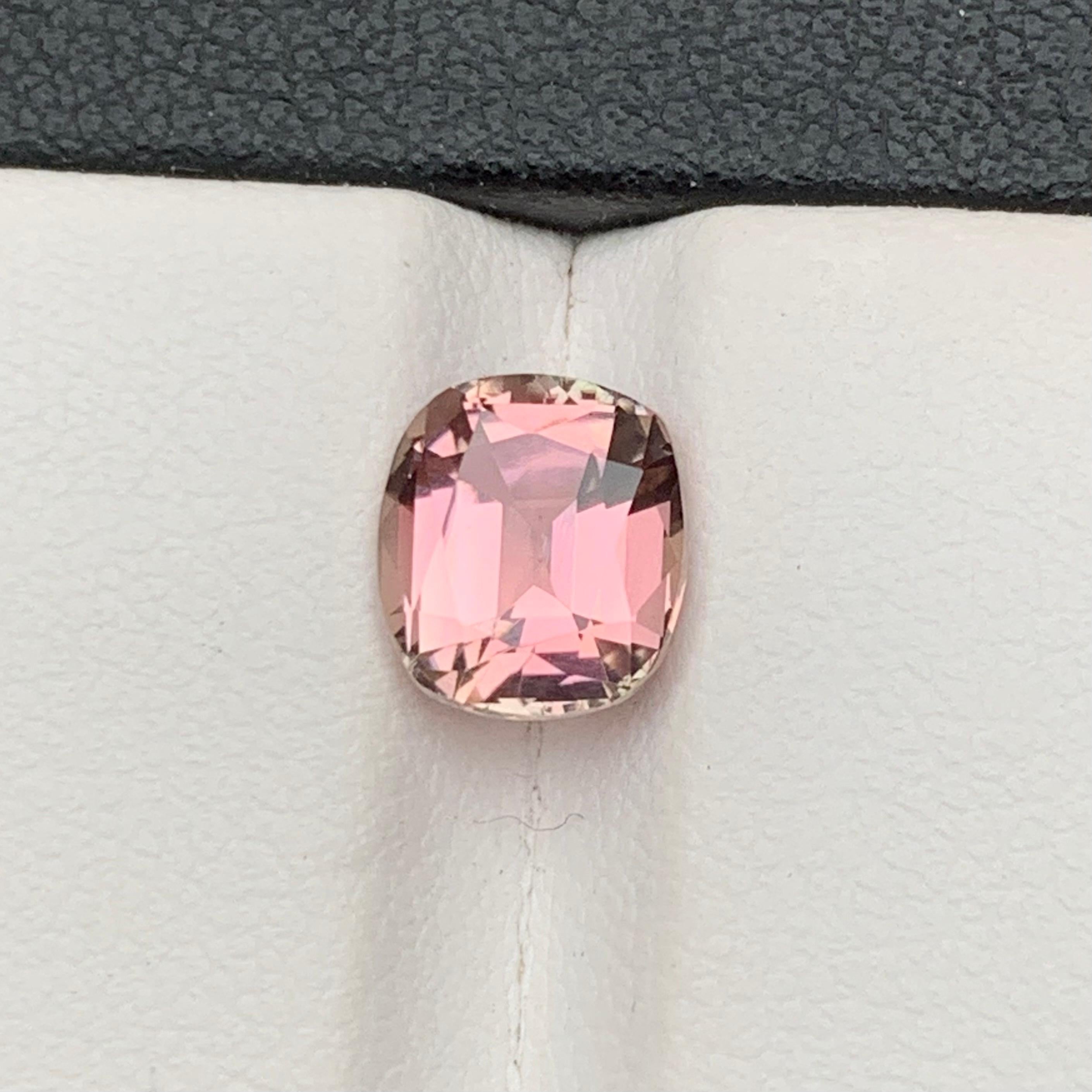 Bubble Gum Pink Natural Tourmaline Ring Loose Gemstone 1.95 Ct Cushion Cut-Jewel In New Condition For Sale In Peshawar, PK