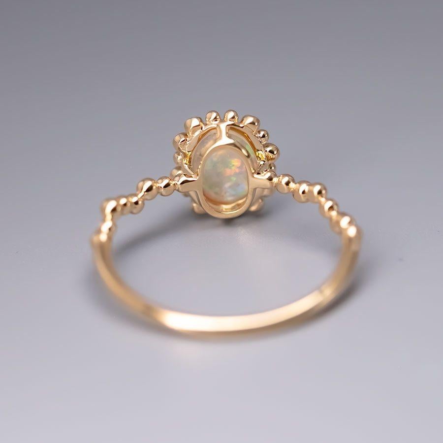 Taille brillant Bubble Tea Design Bague de fiançailles opale australienne diamant or jaune 18K en vente