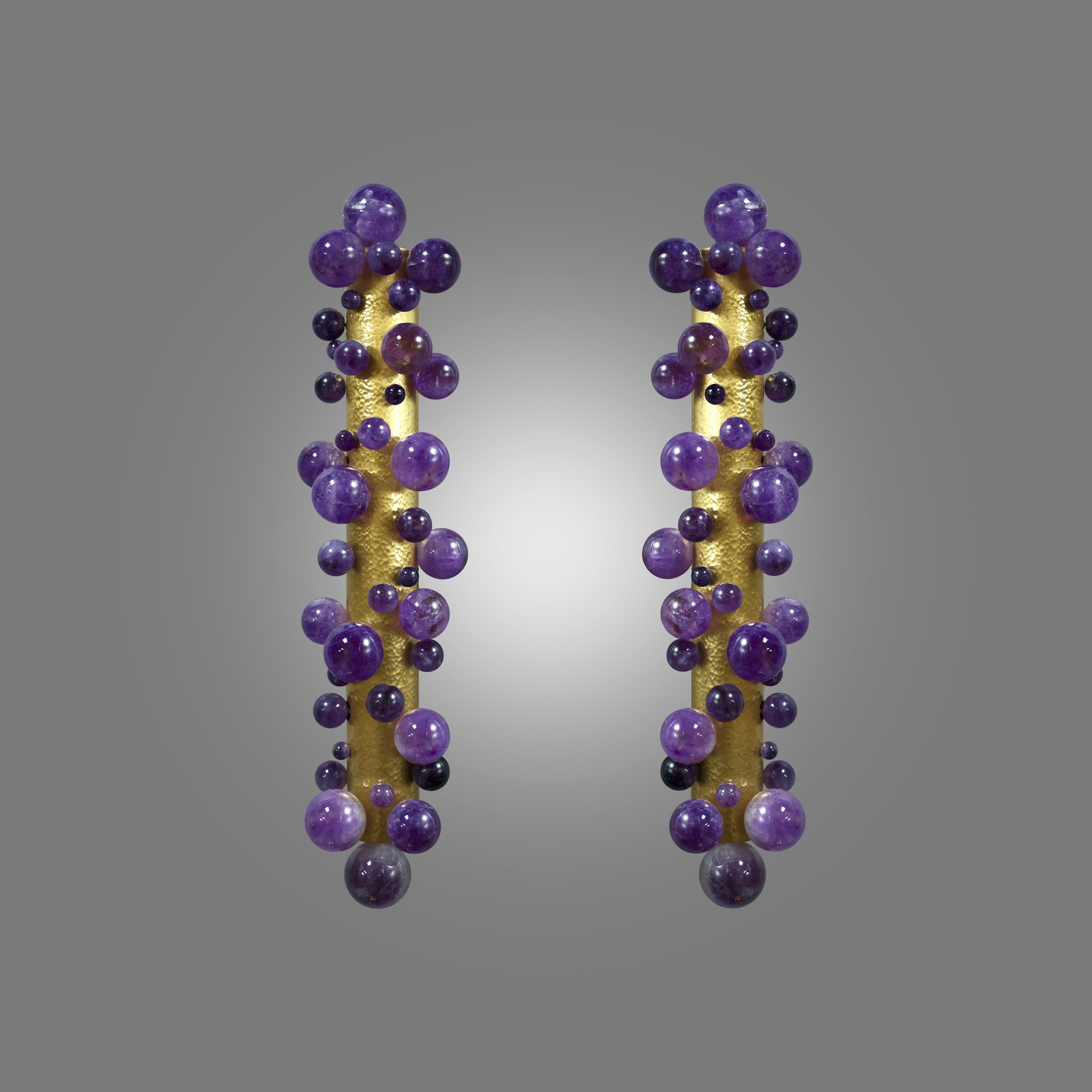 Pair of amethyst Bubble with hammered polished brass stand.

Created by Phoenix 

Four E26 sockets installed,use fourT10 50w each led light bulb,200w total.