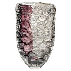 Bubblewrap Dusky Violet, vaso in vetro soffiato a mano viola e grigio di Allister Malcolm