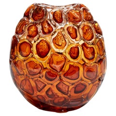 Bubblewrap in gebranntem Orange, eine Vase aus bernsteinfarbenem / orangefarbenem Glas von Allister Malcolm