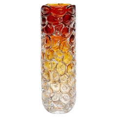 Bubblewrap in Gelb & Orange, eine Vase aus bernsteinfarbenem / orangefarbenem Glas von Allister Malcolm