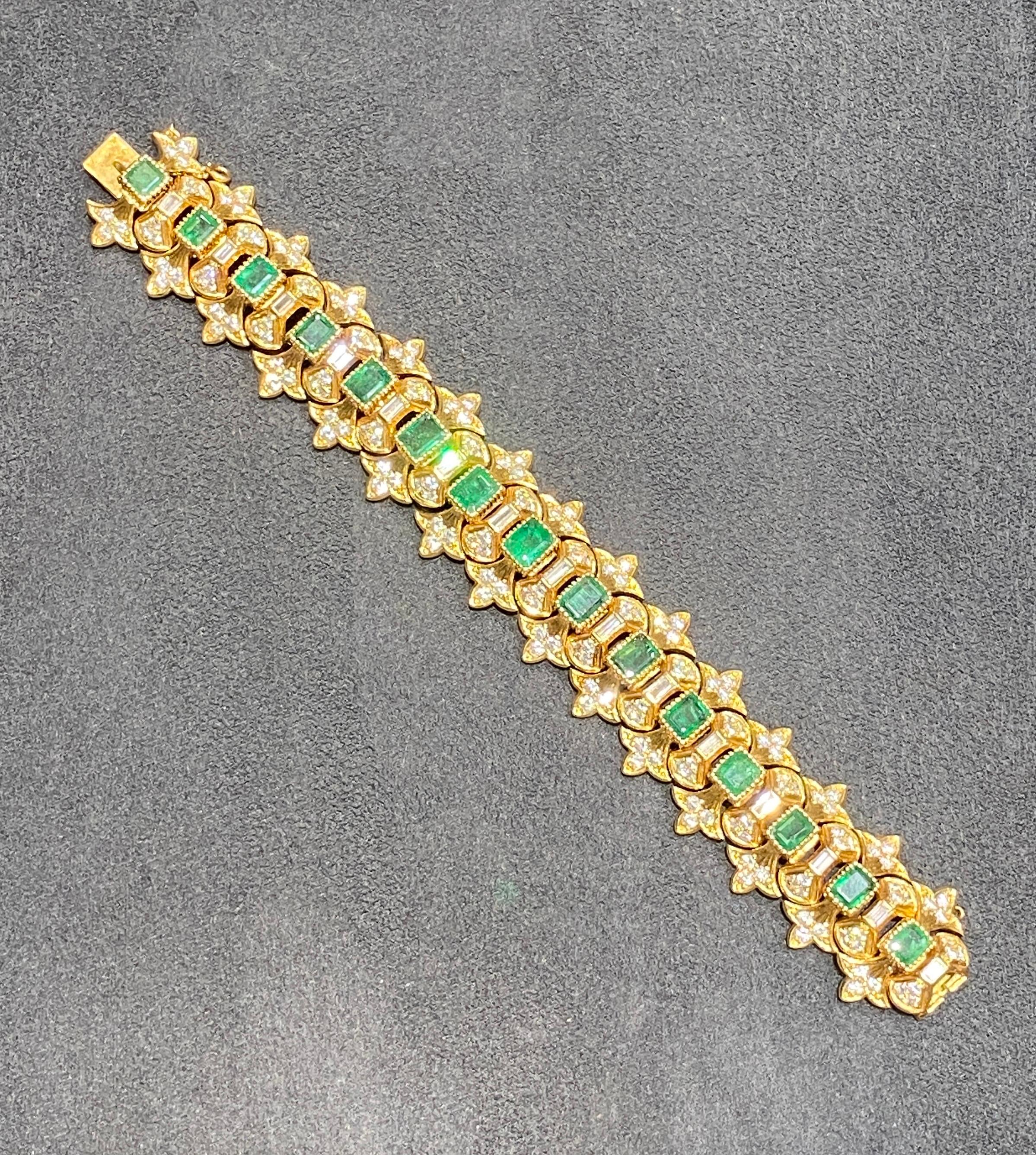 This striking Buccellati bracelet is made of 18 carat gold, diamonds and emeralds. The design is centred around 15 emerald cut Colombian emeralds which total approximately 16 carats. The emeralds are adorned with approximately 12 carats of round cut