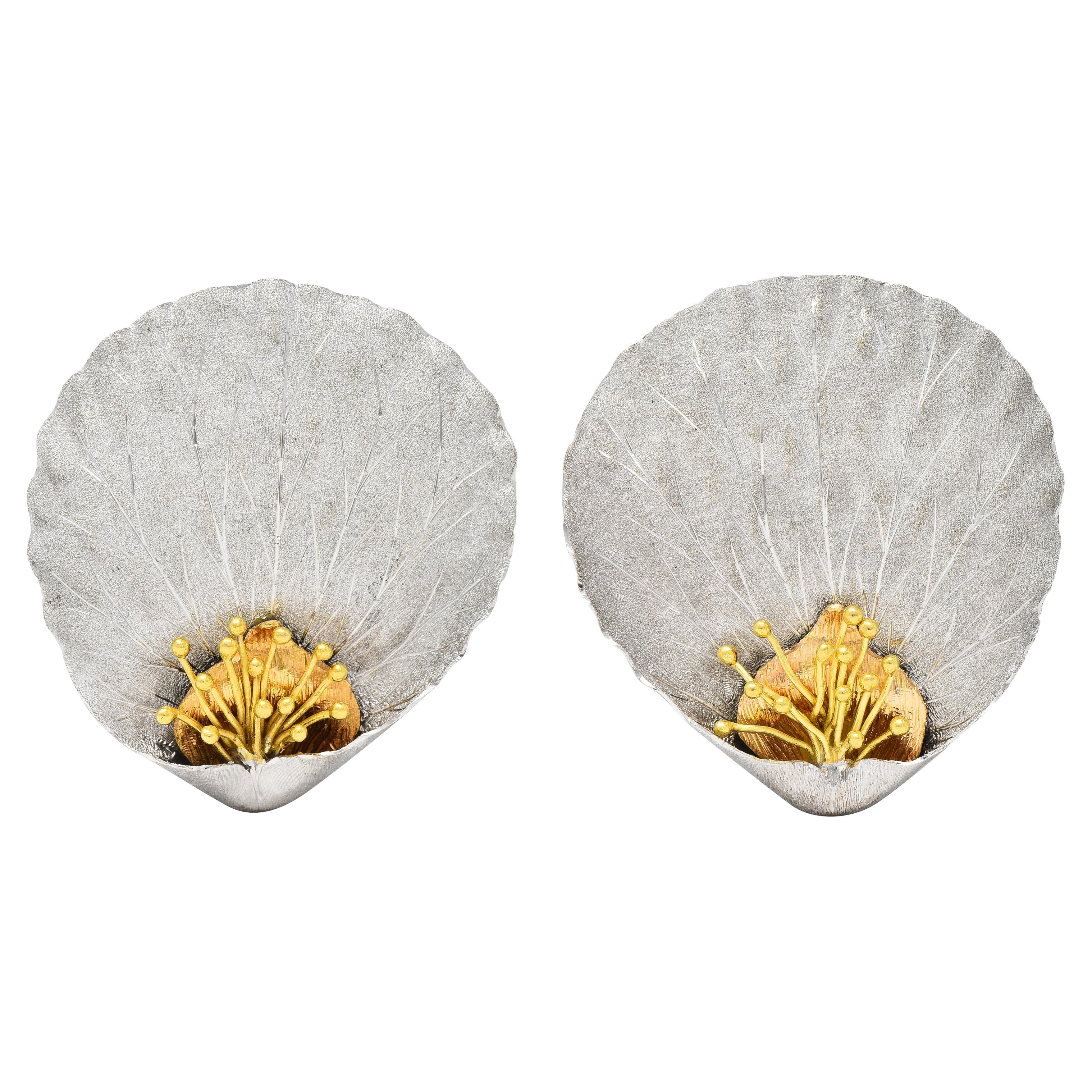 Buccellati Boucles d'oreilles à pétales de Magnolia en or blanc et jaune bicolore 18 carats