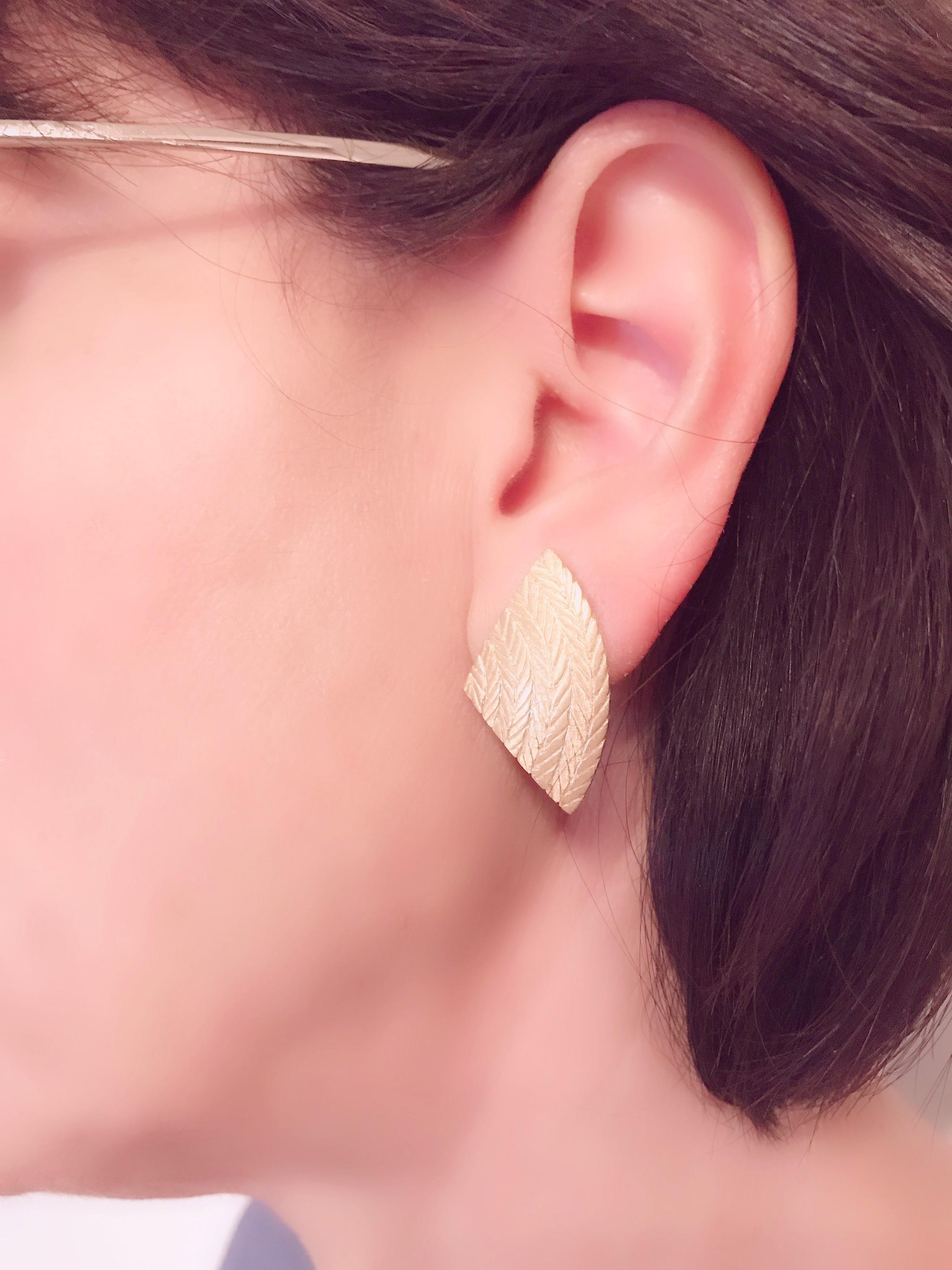 Buccellati 18 Karat Yellow Gold Fan Earrings 5