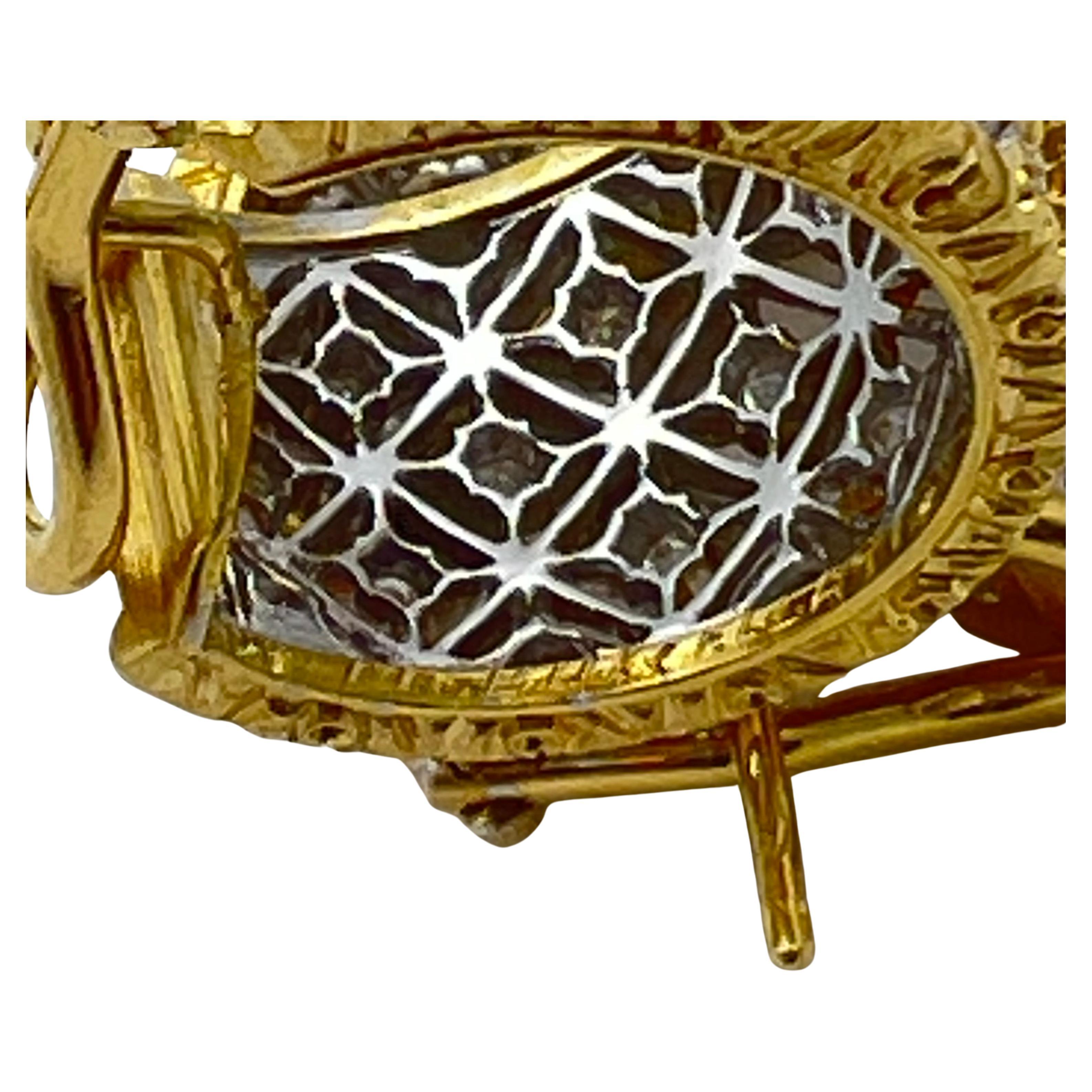 Donna Orecchini a cerchio con diamanti in oro 18k Buccellati in vendita