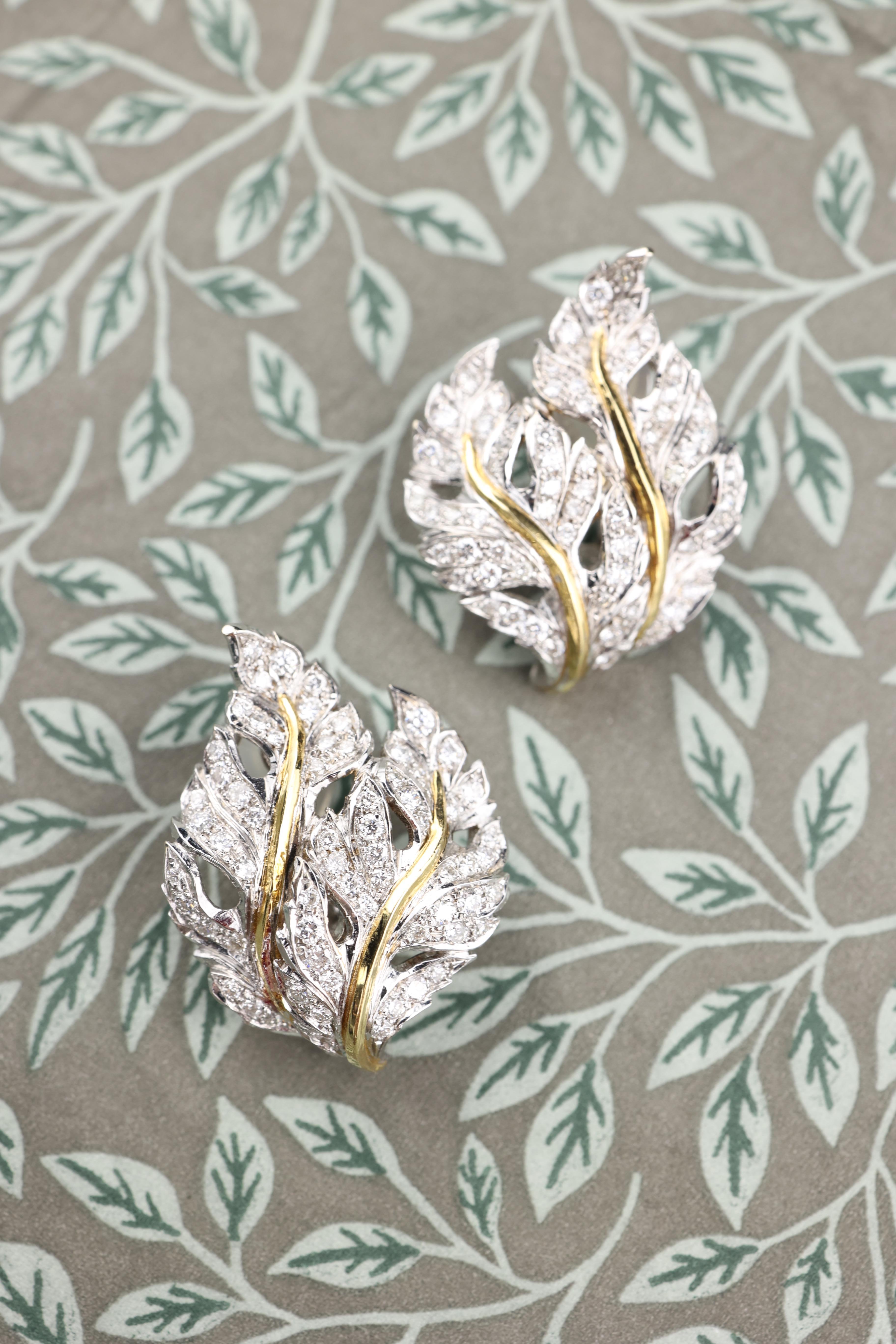 Buccellati, 18K Gold Diamond Leaf Earrings For Sale 2